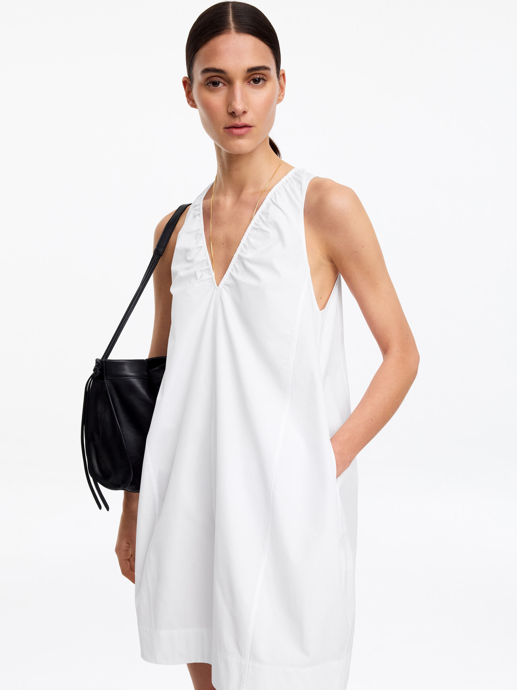 Gathered V-Neck Dress - White - Regular fit - Women - StillMedia/Lookbook - 2
