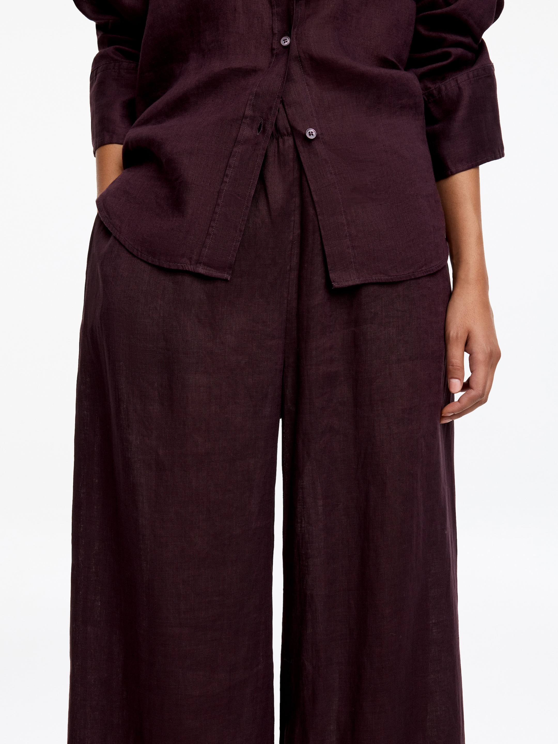 Wide Linen Trousers - Purple - Loose fit - Women - StillMedia/Lookbook - 5