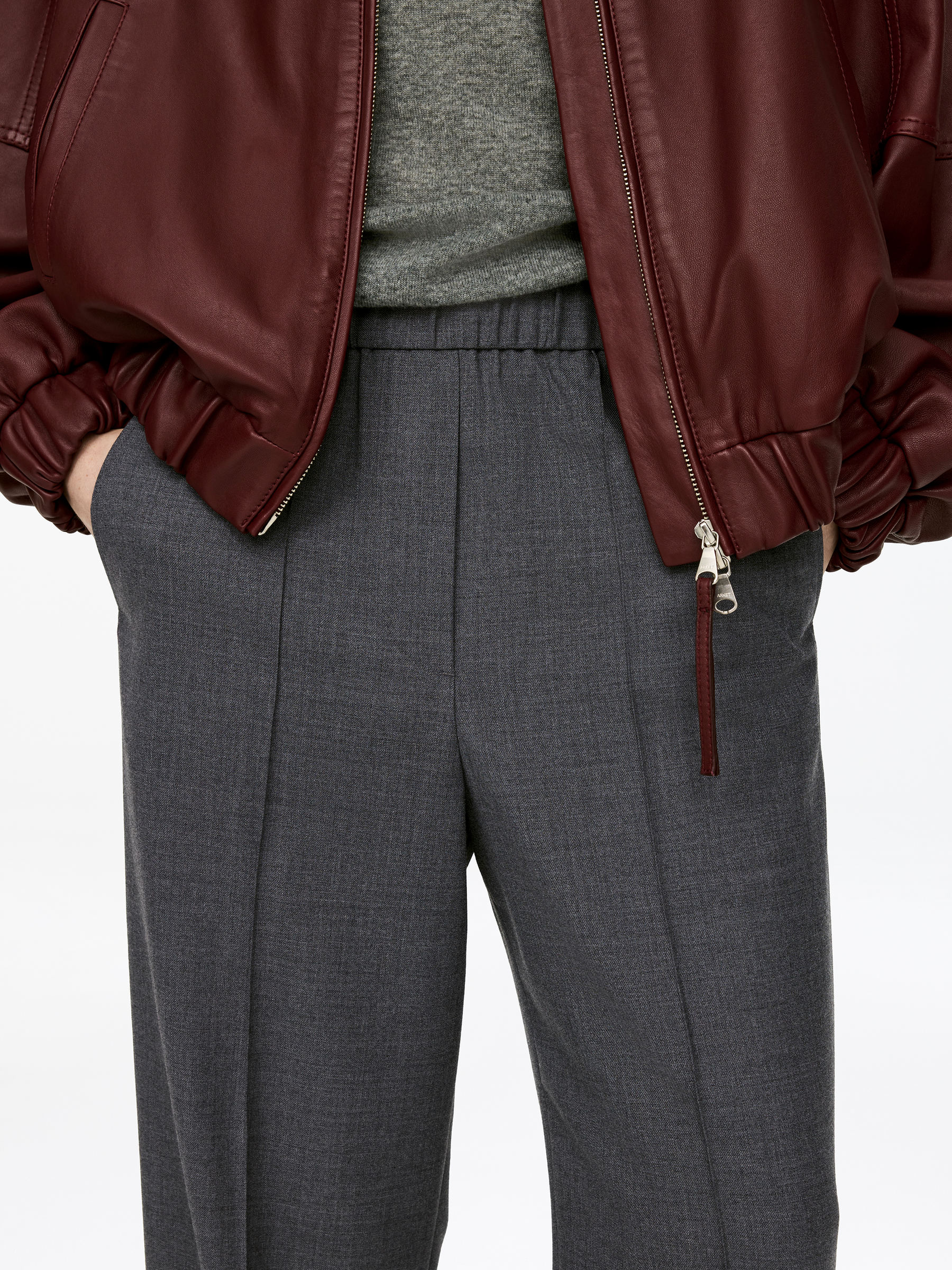 Elastic Waist Tailored Trousers - Dark Grey - Relaxed fit - Women - StillMedia/Lookbook - 5