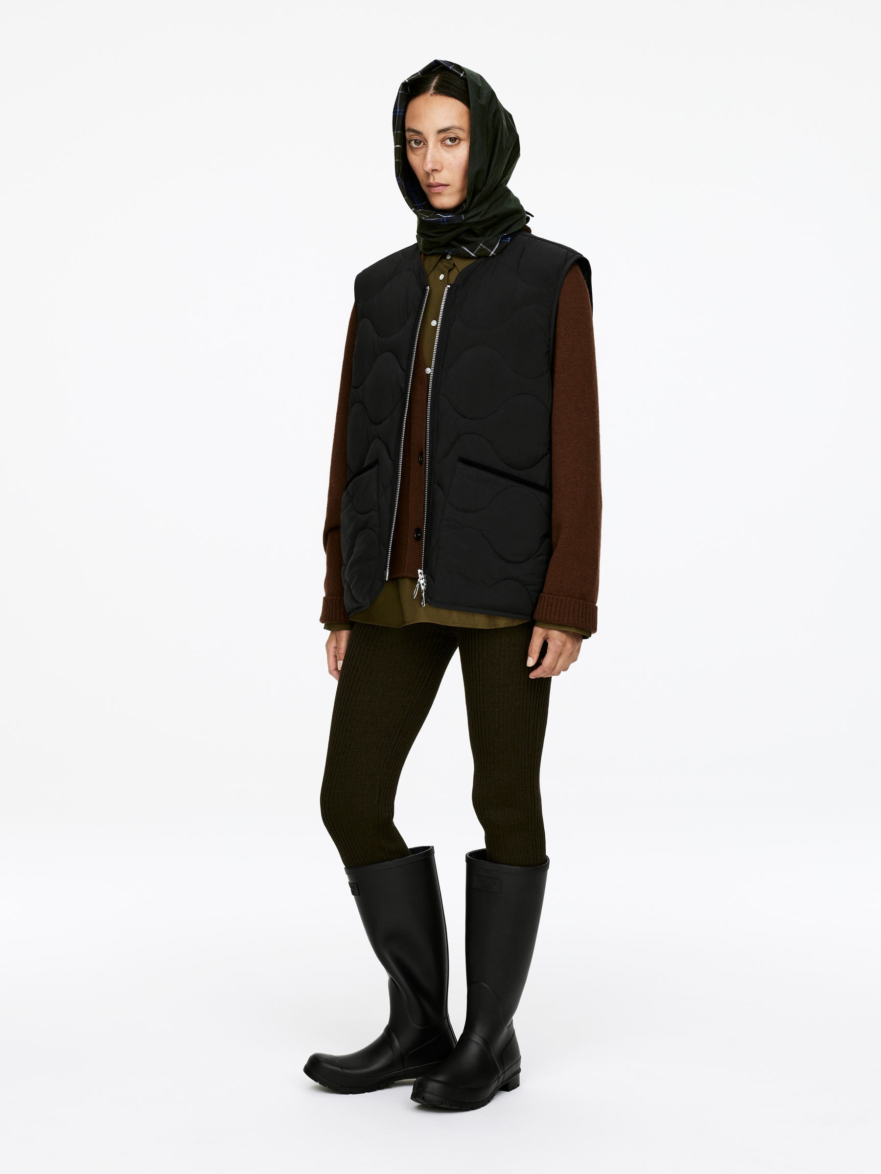 ARKET and Barbour Quilted Vest - Black - Regular fit - Women - StillMedia/Lookbook - 4