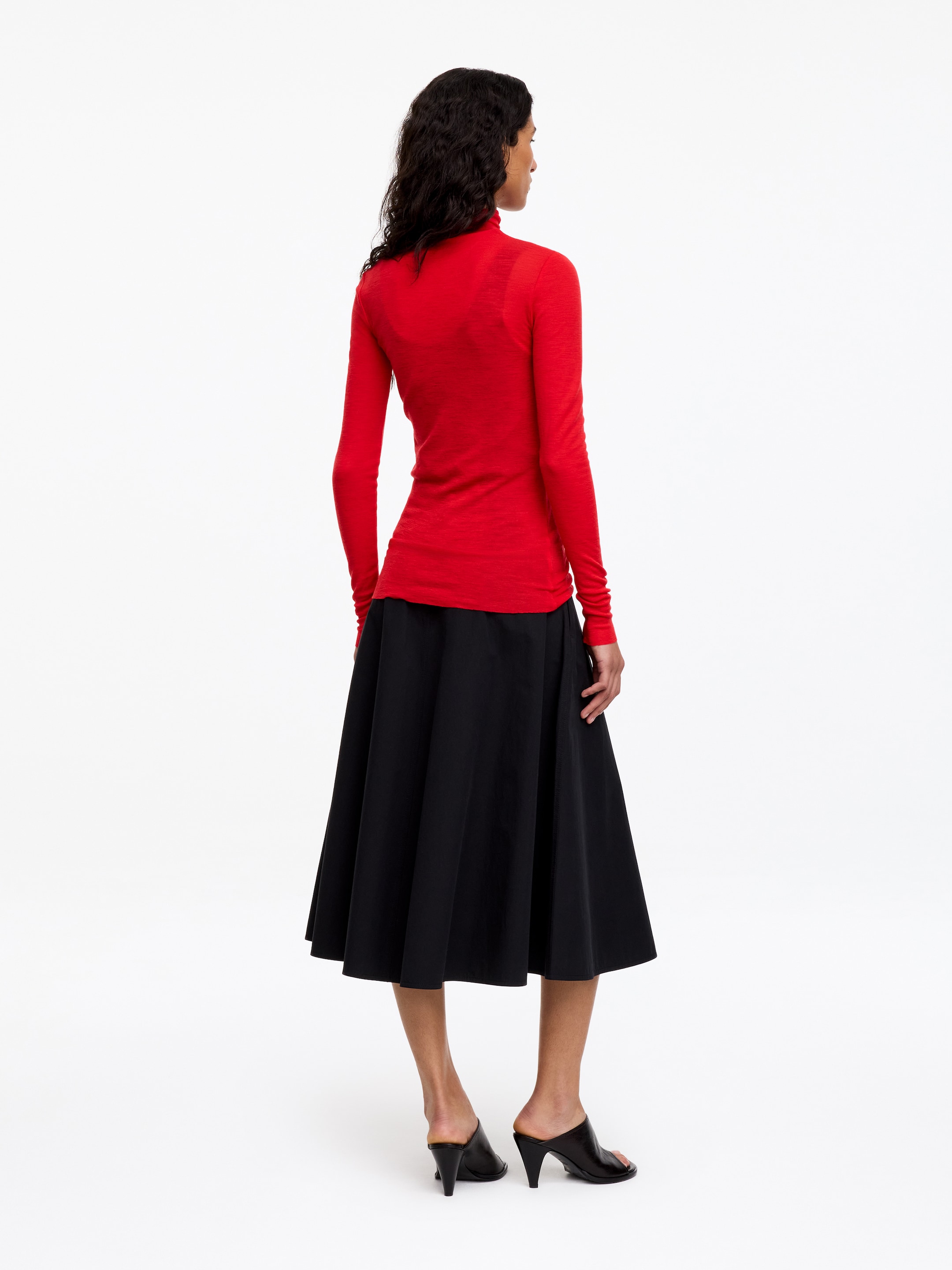 Roll-Neck Wool Top - Red - Slim fit - women - StillMedia/Lookbook - 3