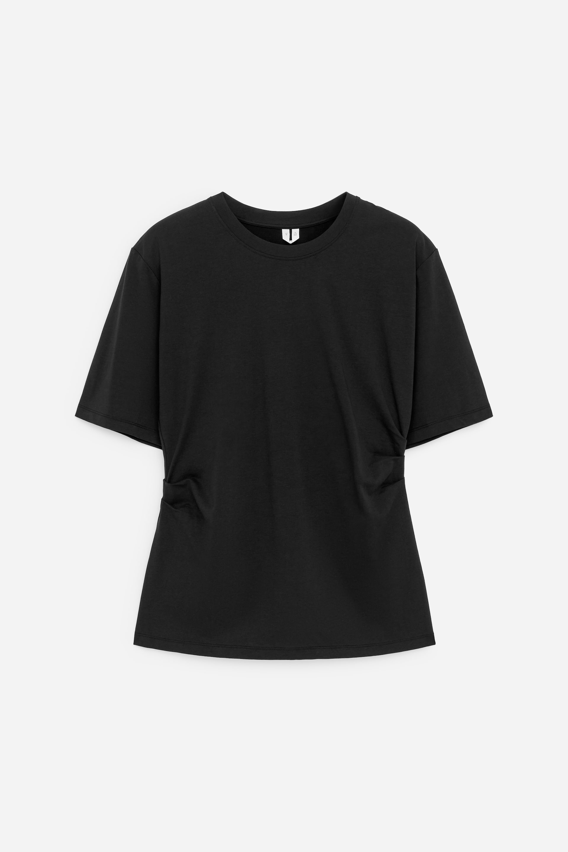Agrandir l'image: Un t-shirt noir est présenté de FACE, avec un col rond et des manches courtes. Des fronces fixes créent un effet drapé de chaque côté de la taille.