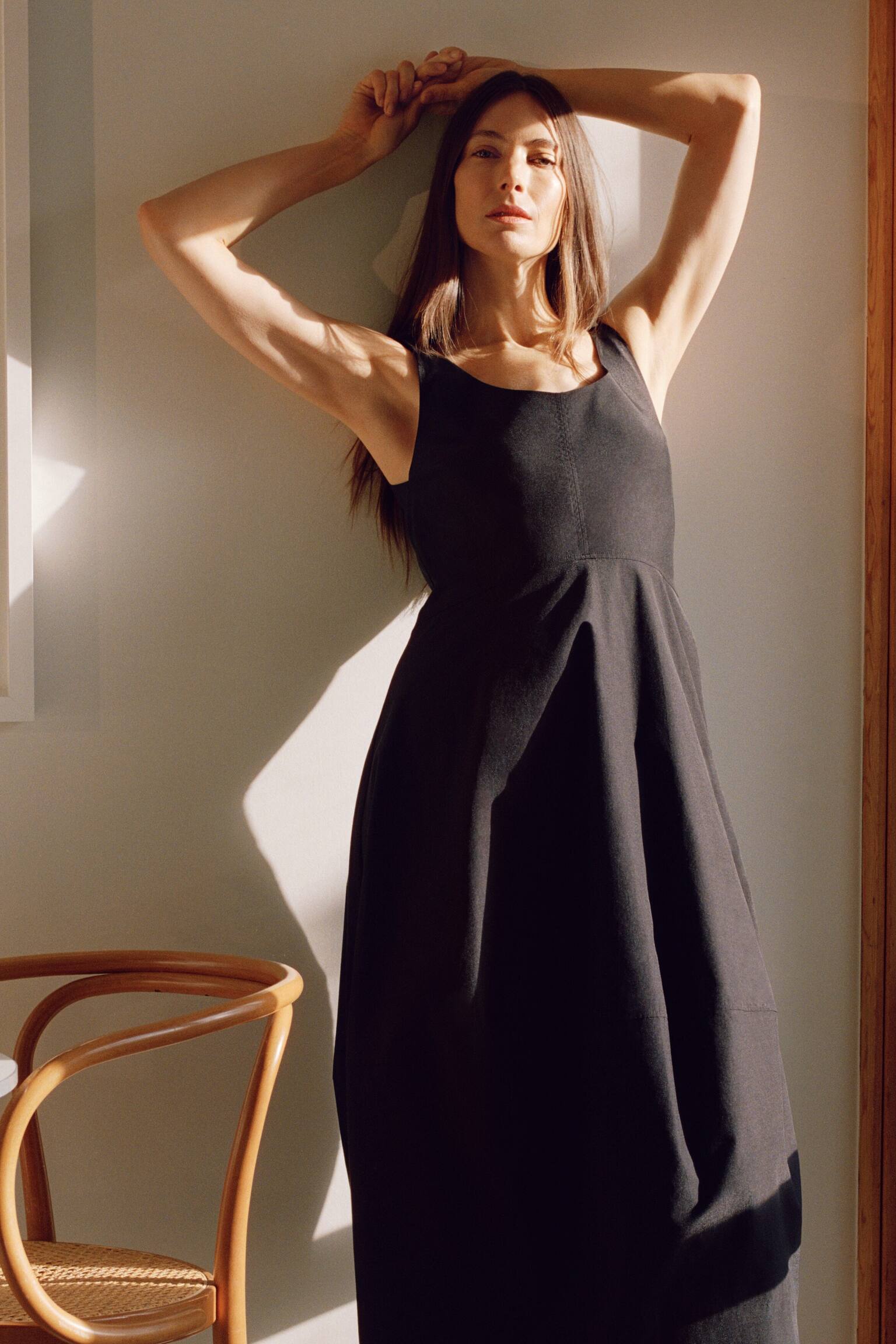 Kokonförmiges Taftkleid - Schwarz - 5