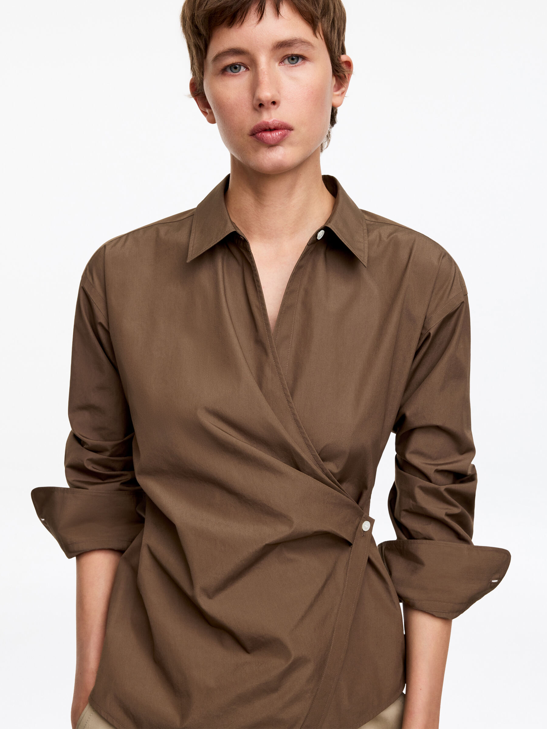 Chemise cache-cœur - Taupe - Slim fit - Femme - StillMedia/Lookbook - 3