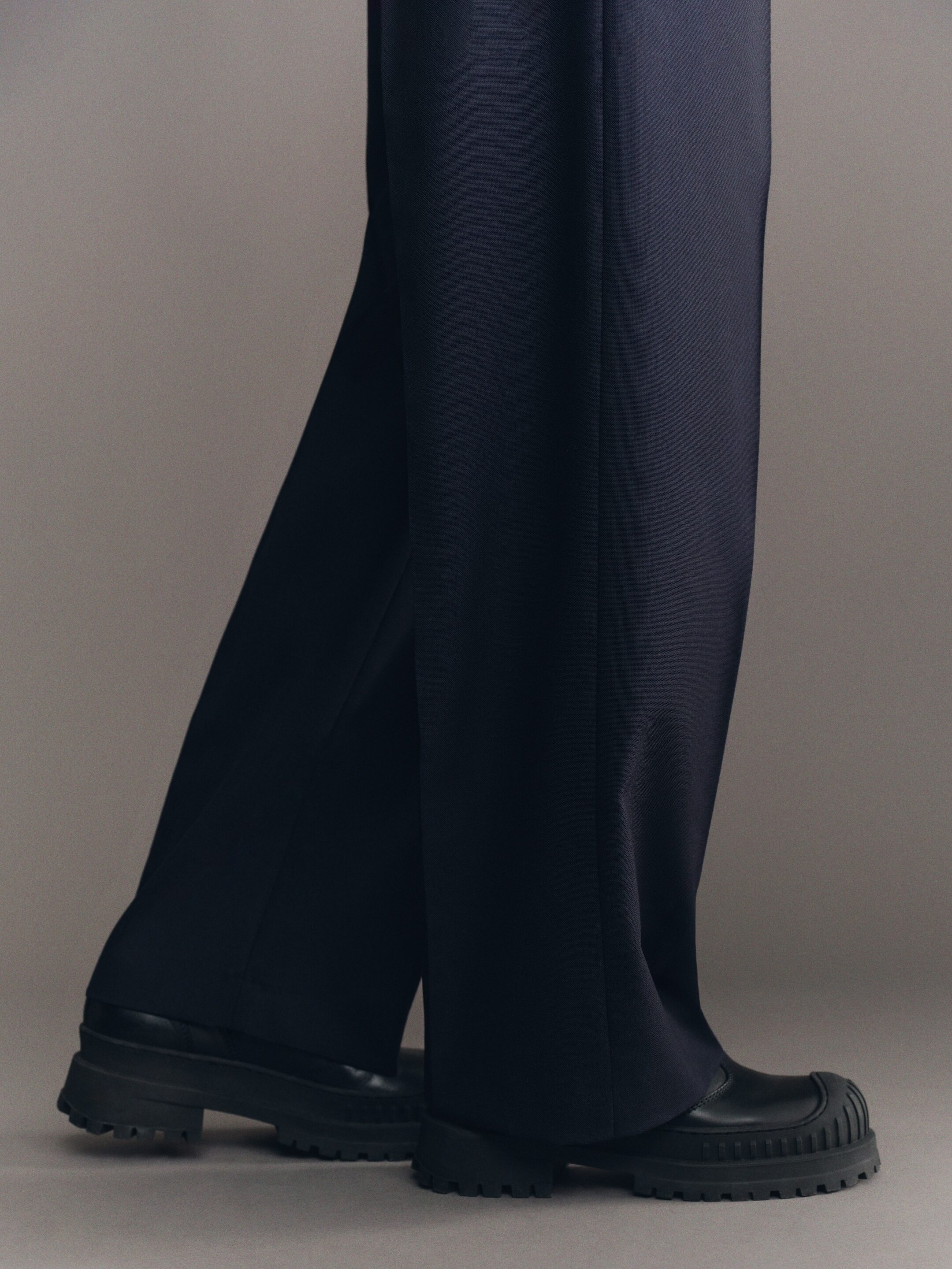 Größeres Bild anzeigen: Markante Boots aus Leder - Schwarz - Ladies | H&M AT 10