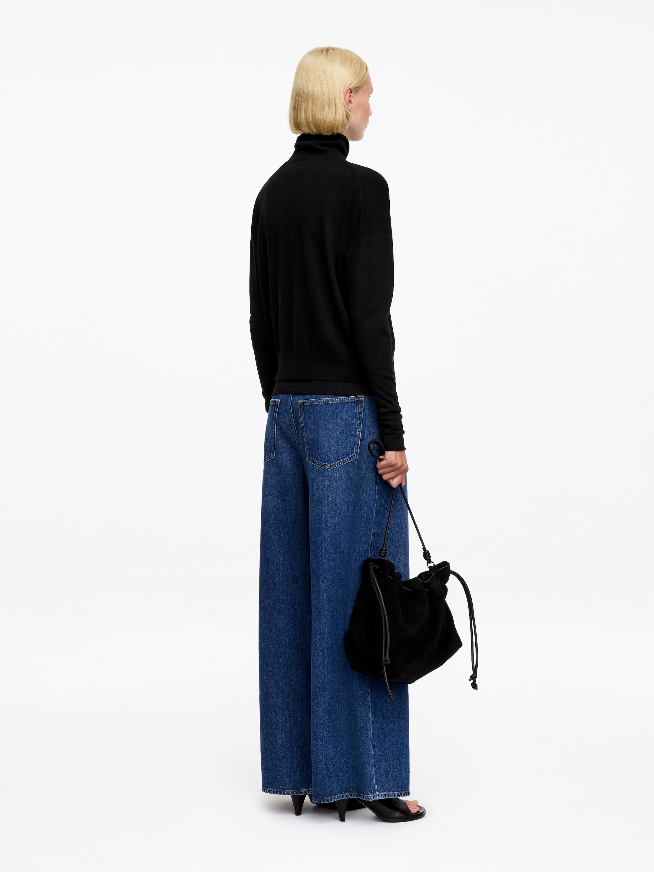 Merino Wool Roll-Neck Jumper - Black - Loose fit - women - StillMedia/Lookbook - 2