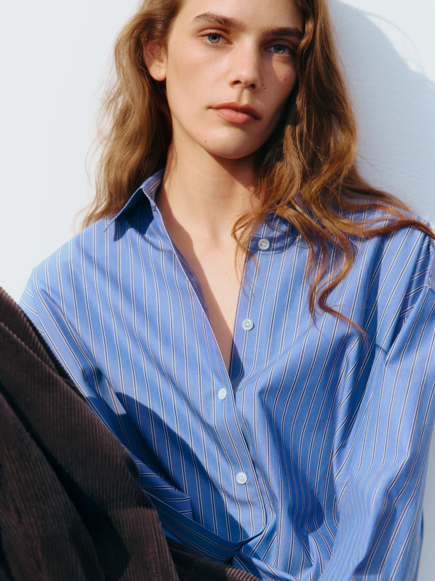 Curved Slit Shirt - Blue - Regular fit - Women - StillMedia/Environmental - 1