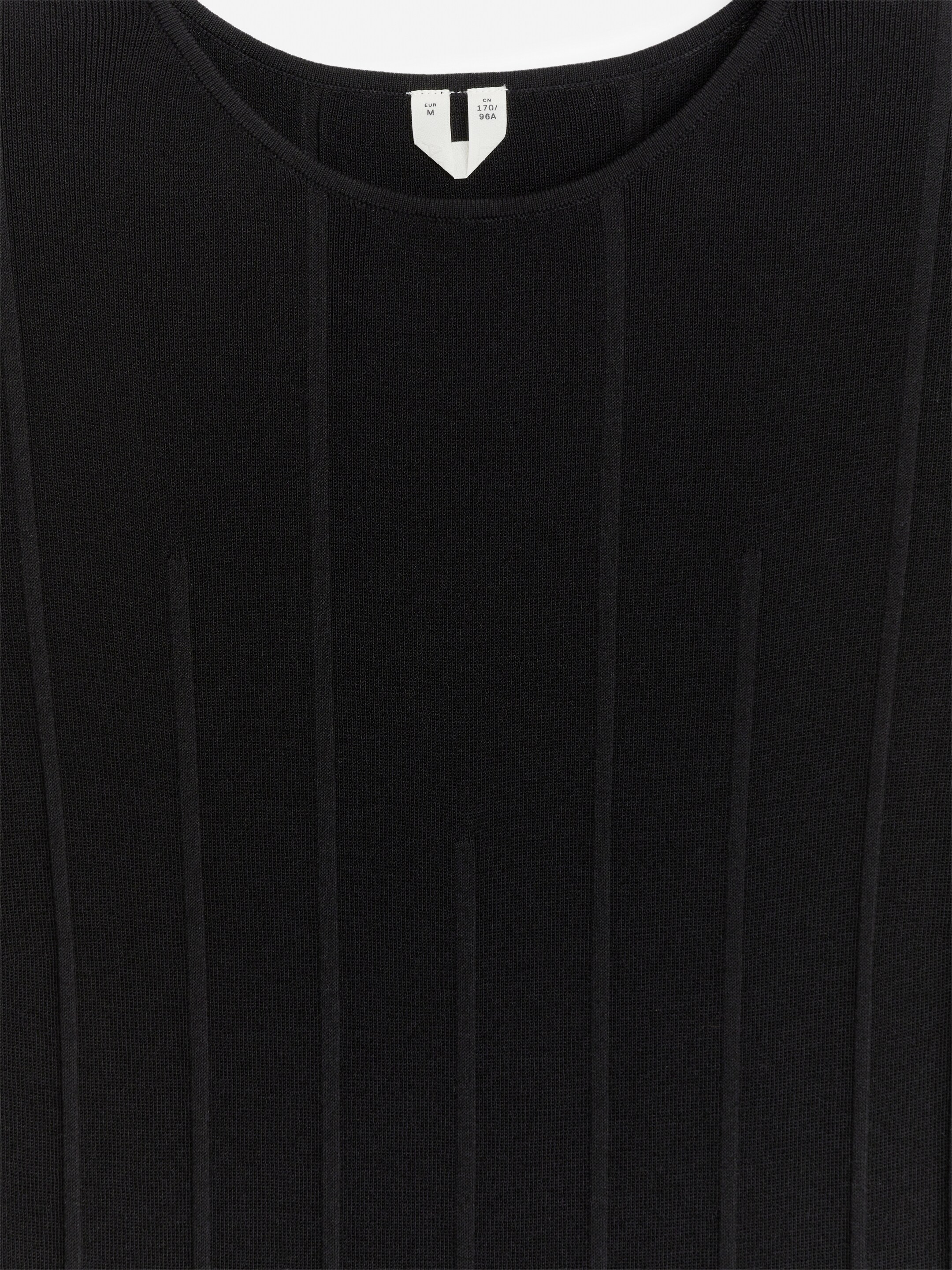 Zobacz większy obraz: Prążkowana sukienka z kapturkowymi rękawami - Czarny - ONA | H&M PL 2