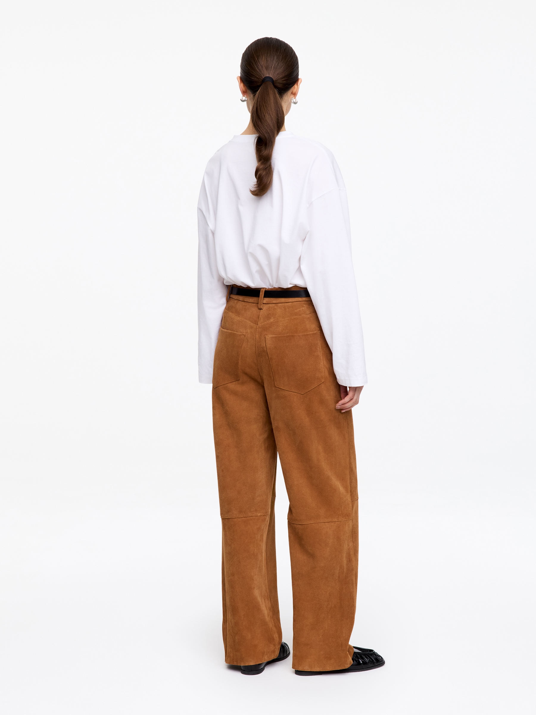 Pantalon décontracté en daim - Marron terre - Relaxed fit - Femme - StillMedia/Lookbook - 9