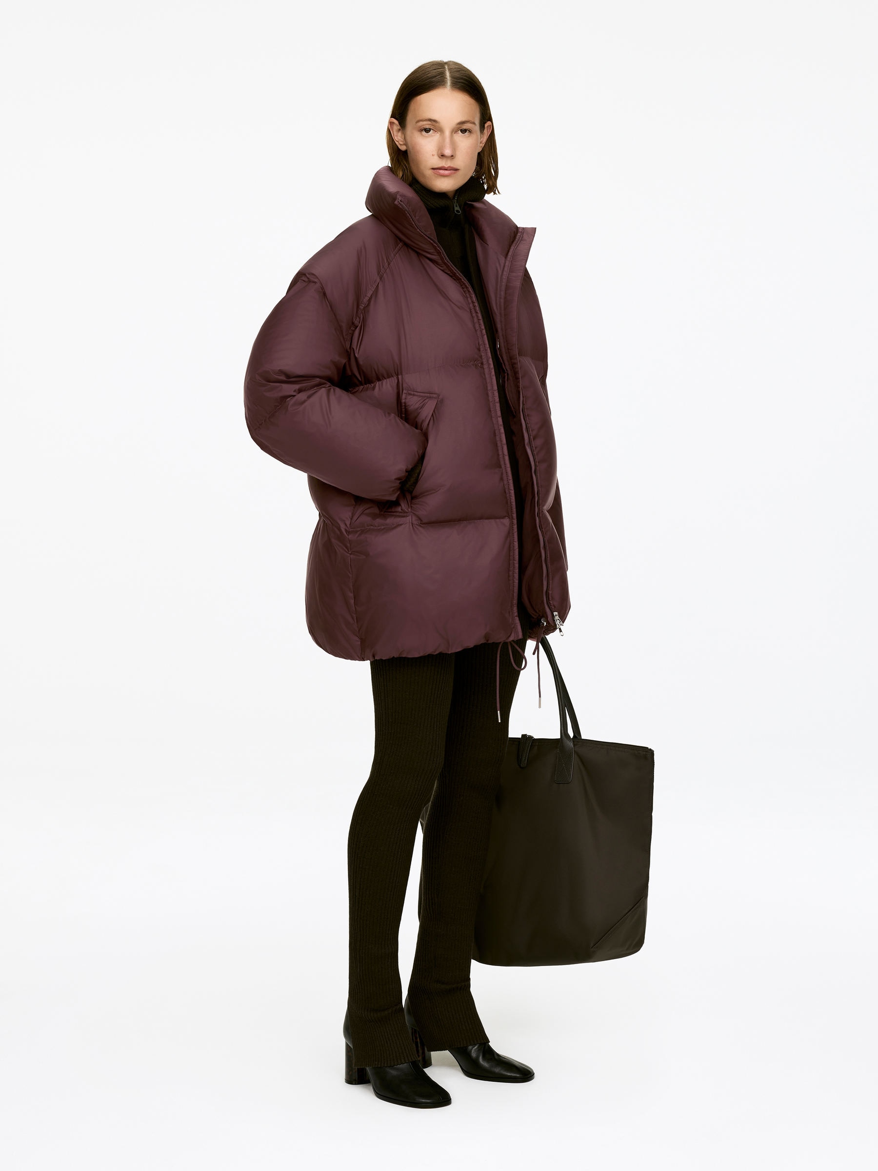 Upcycled Down Puffer Jacket - Dark Brown - Oversized - Women - StillMedia/Lookbook - 7