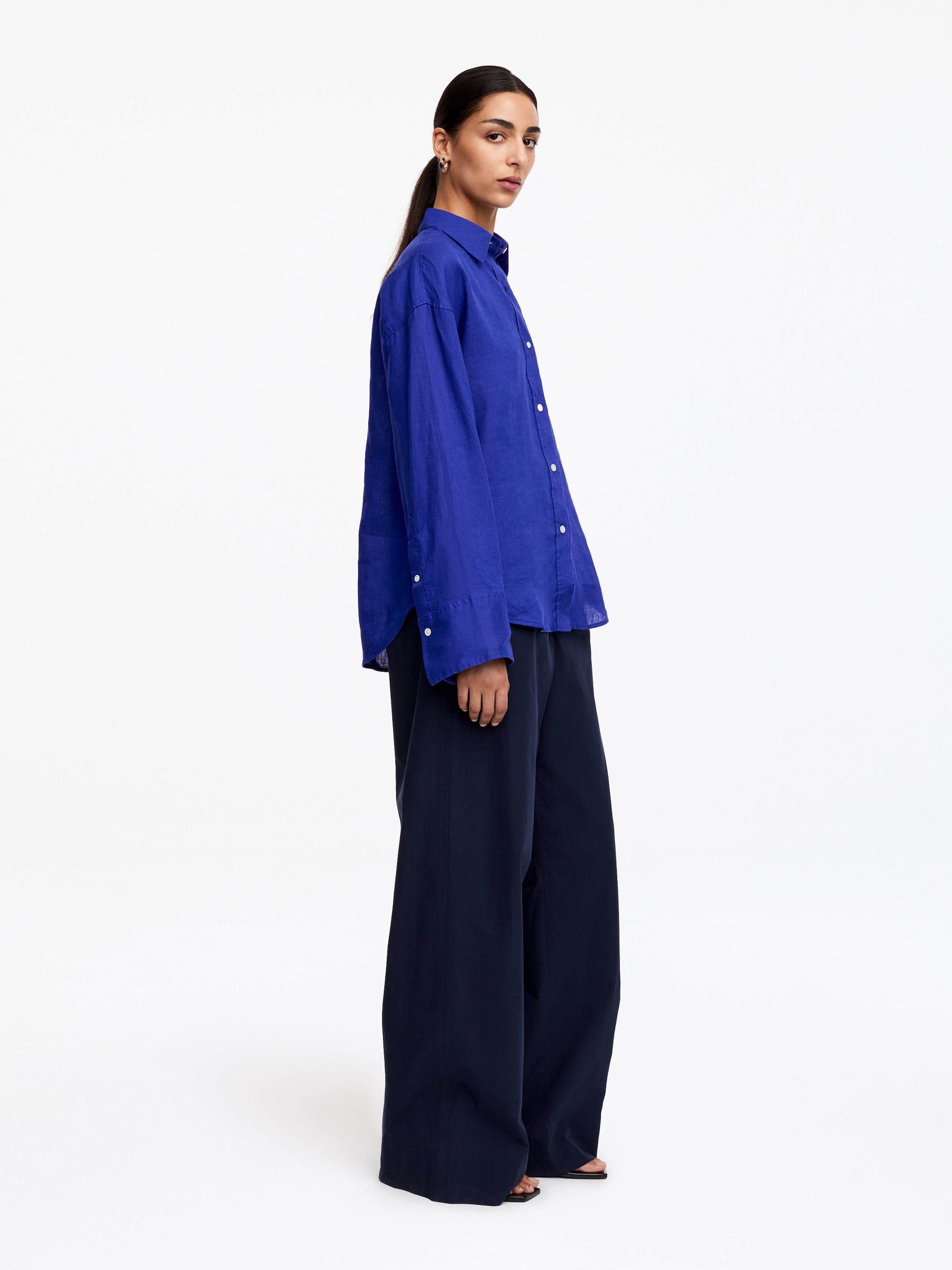 Linen Shirt - Blue - Regular fit - Women - StillMedia/Lookbook - 3