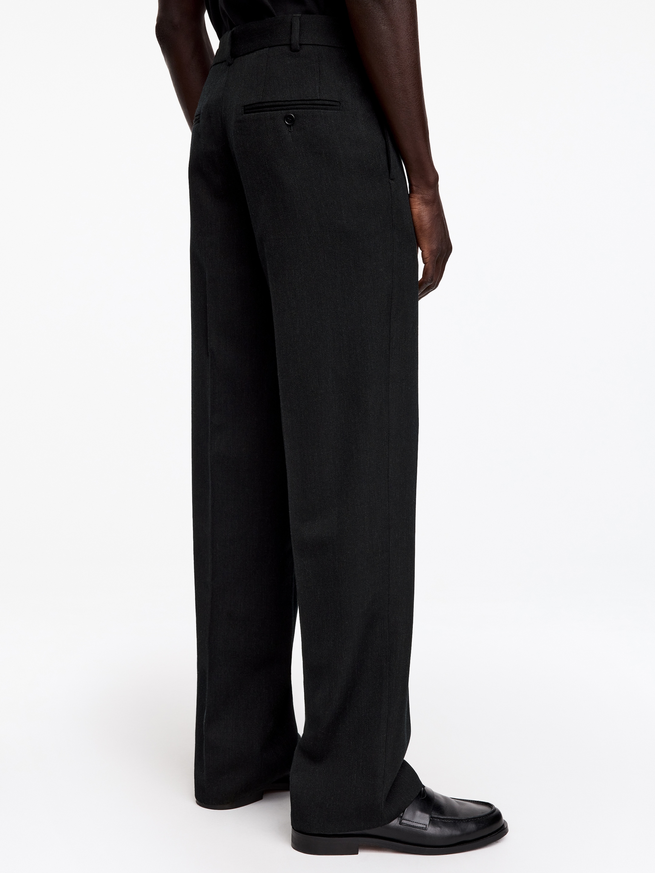 Loose Fit Wool Trousers - Charcoal - Loose fit - men - StillMedia/Lookbook - 4