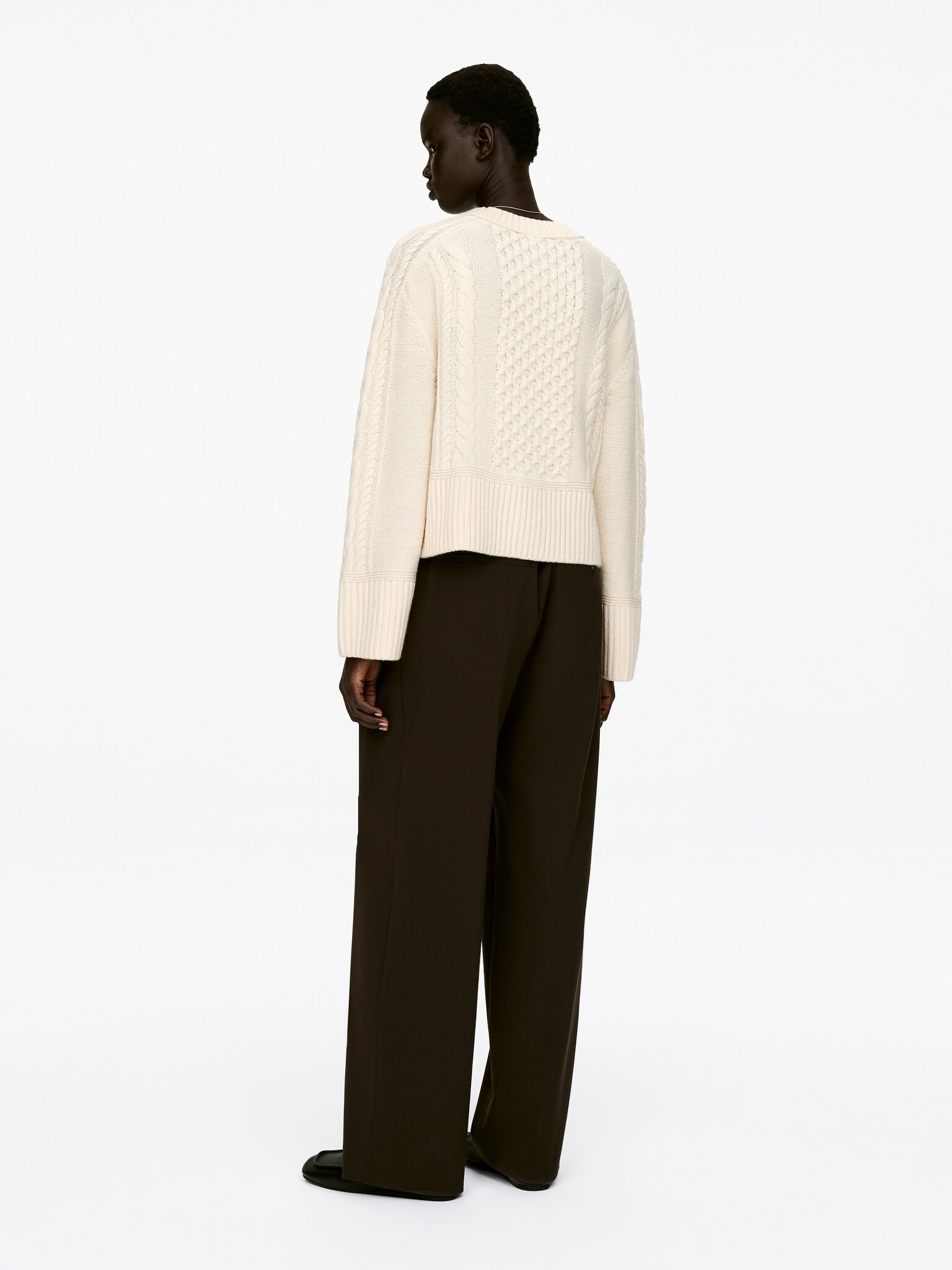 Cardigan en maille de laine torsadée - Blanc cassé/Bleu foncé - 6