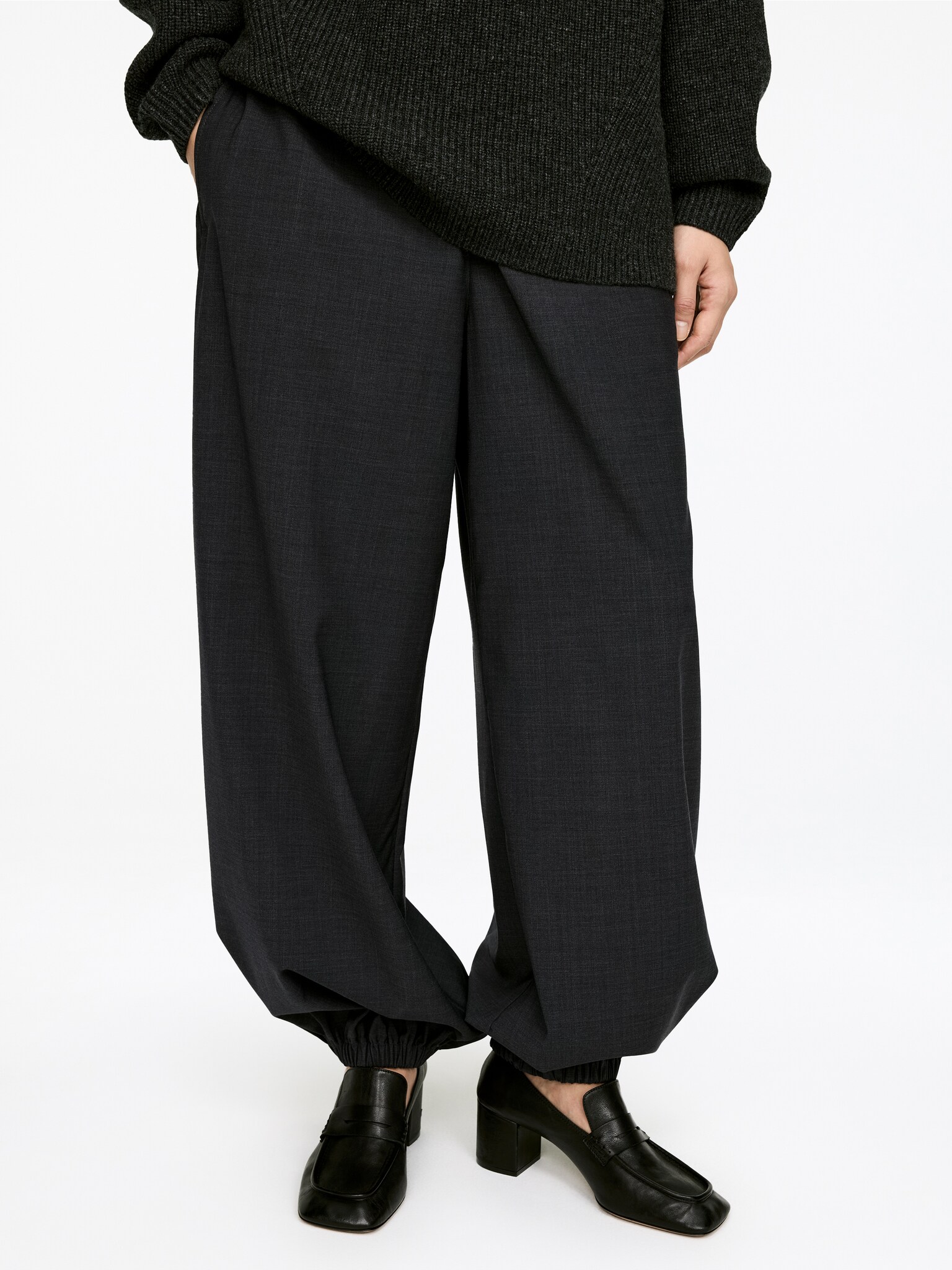Barrel-Leg Trousers - Dark Grey/Black - 6