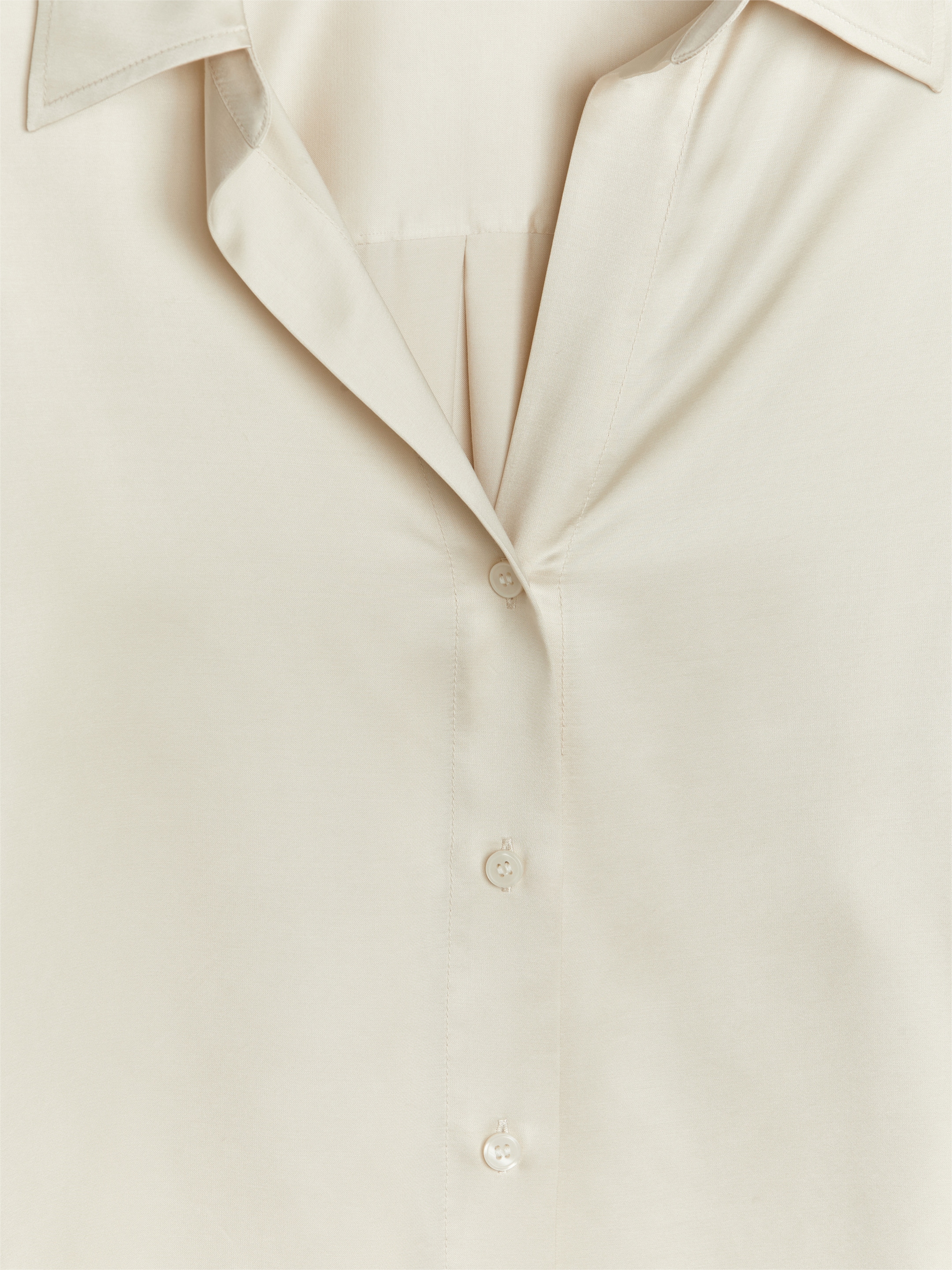 Satin Shirt - Off-White - Regular fit - women - StillMedia/DescriptiveDetail - 2
