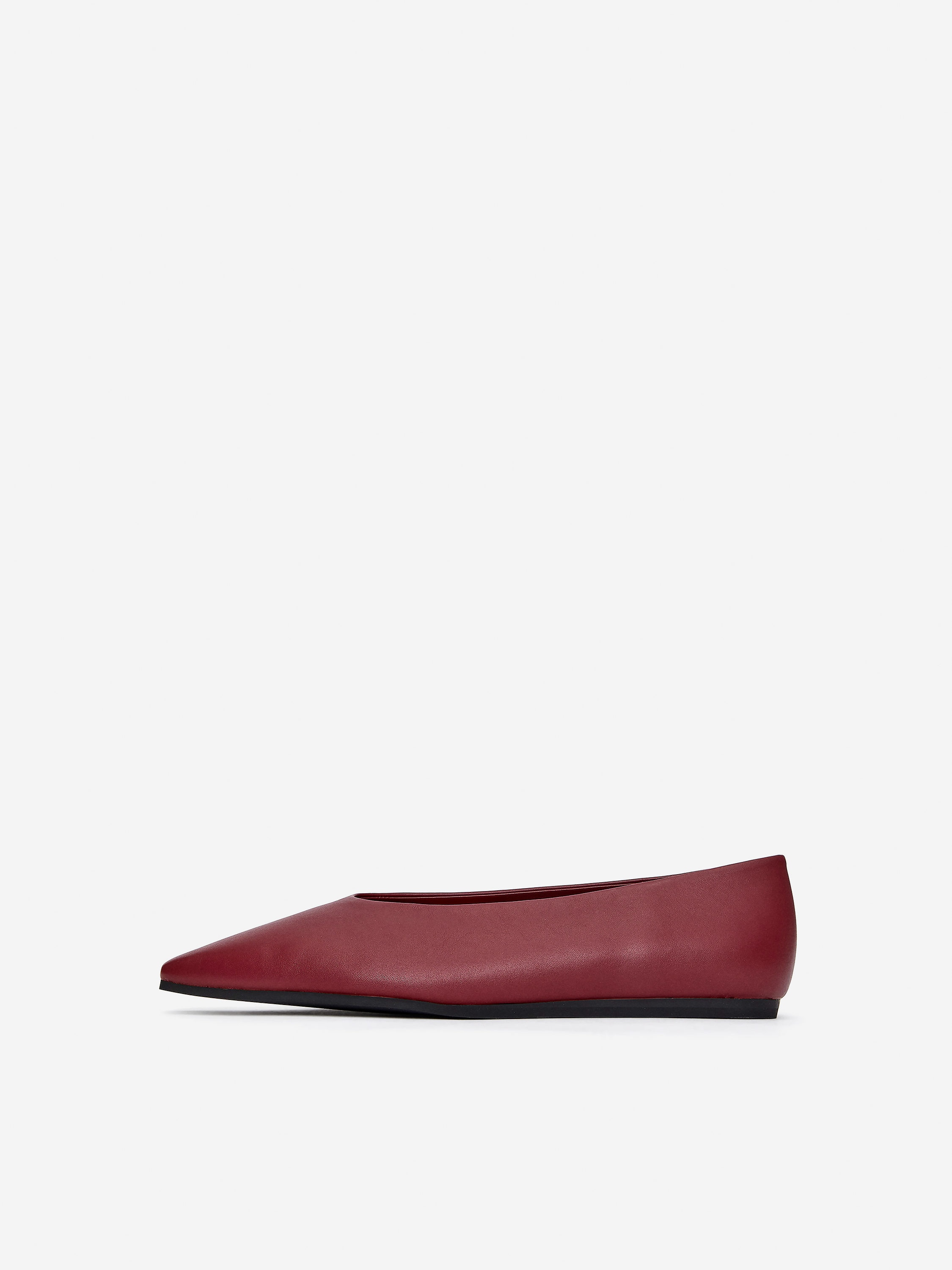 Pointy Leather Flats - Burgundy - Women - StillMedia/DescriptiveStillLife - 1