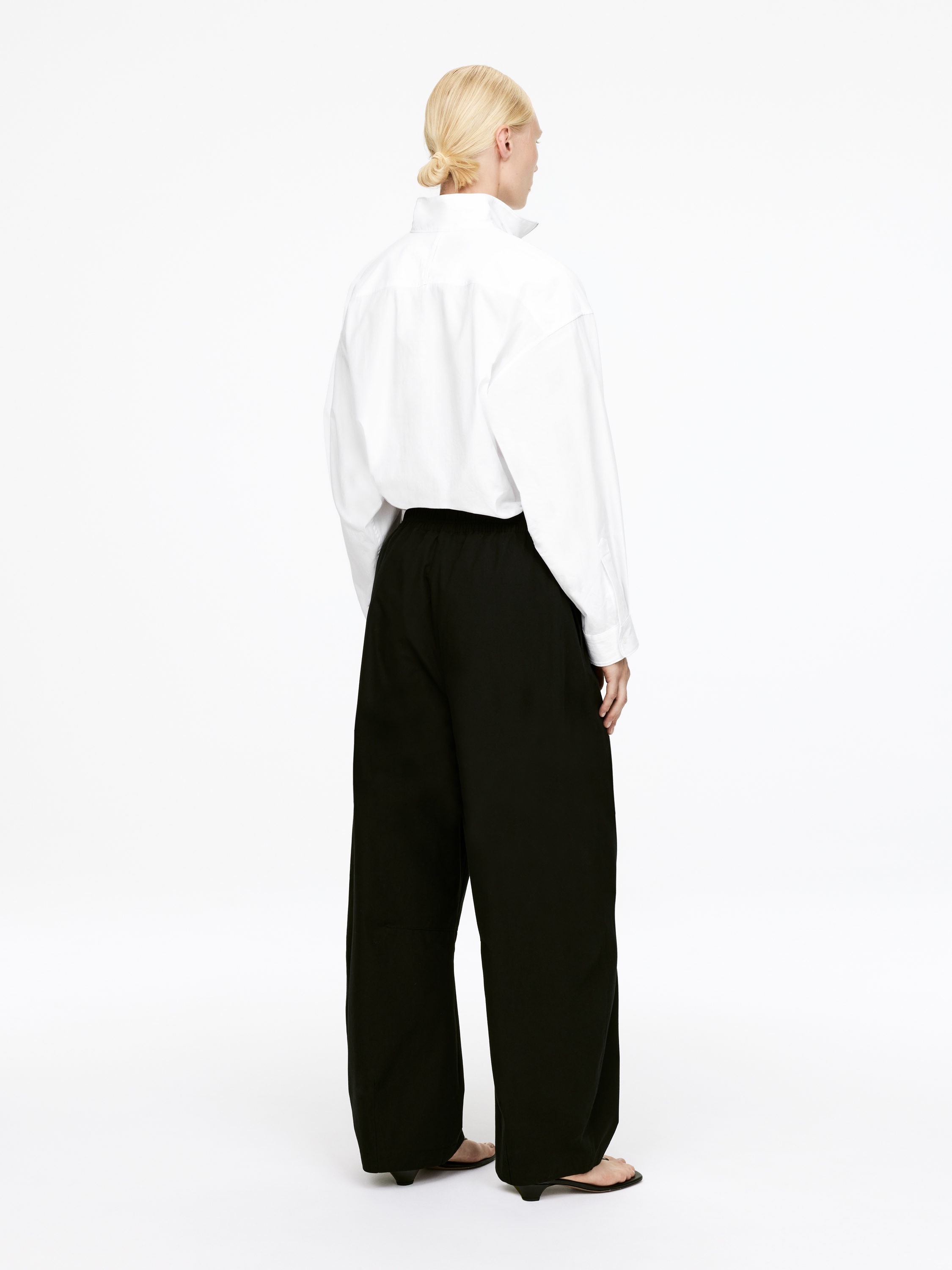 Barrel-Leg Trousers - Black - Relaxed fit - Women - StillMedia/Lookbook - 9