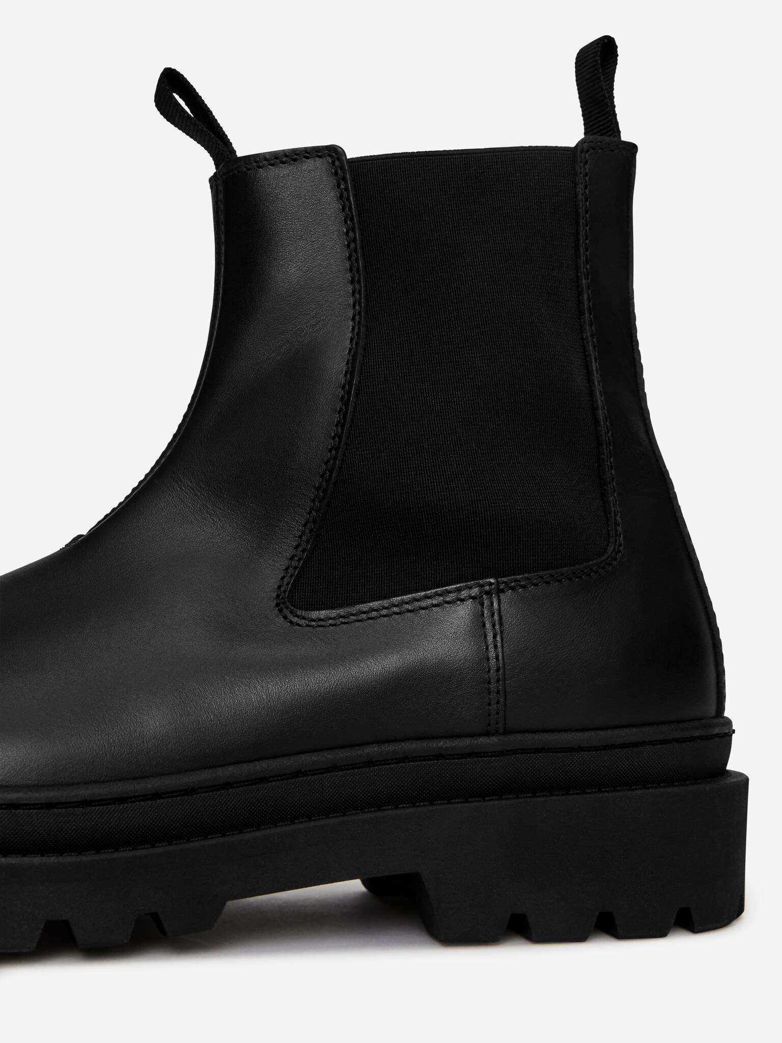 Mudguard Leather Chelsea Boots - Black - 6