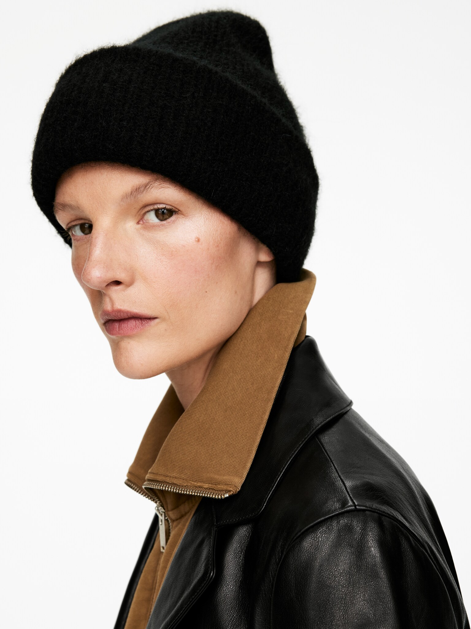 Beanie aus Alpaka- und Merinowolle - Schwarz/Beige/Rot/Dunkelgrau/Dunkelblau