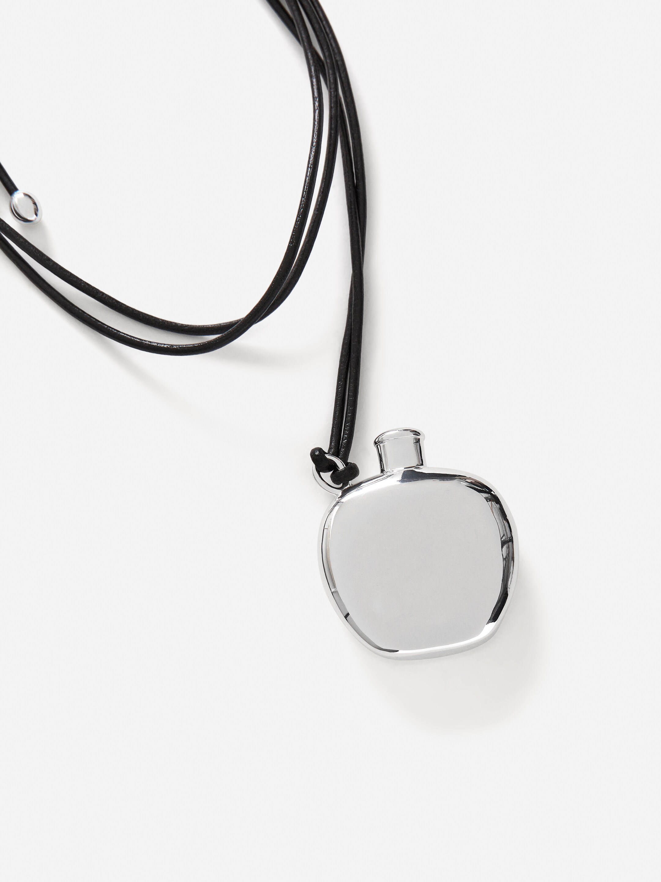 Leather Cord Pendant Necklace - Silver/Black - Women - StillMedia/DescriptiveDetail - 1