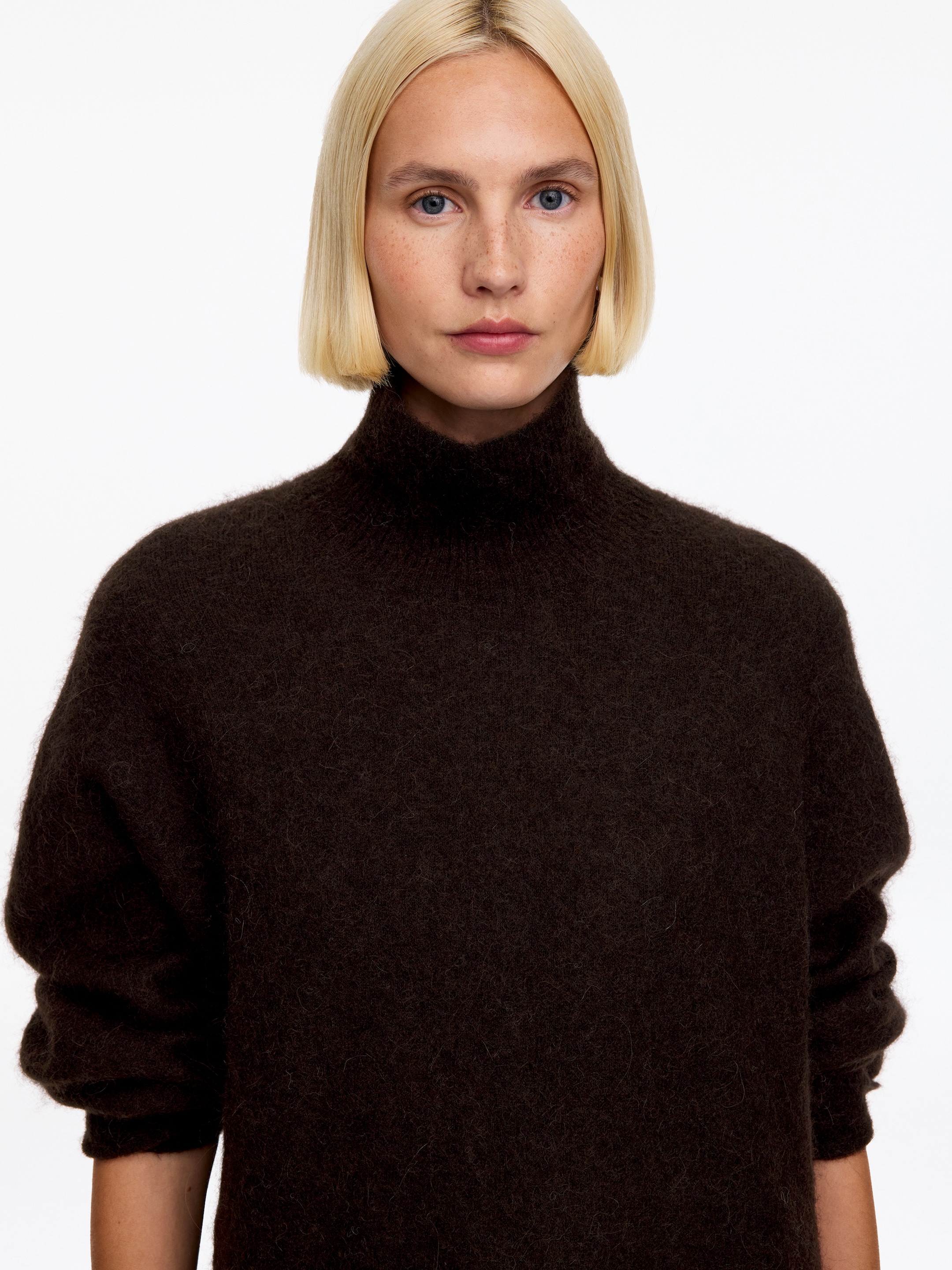Roll-Neck Jumper - Dark Brown - Oversized - women - StillMedia/Lookbook - 2