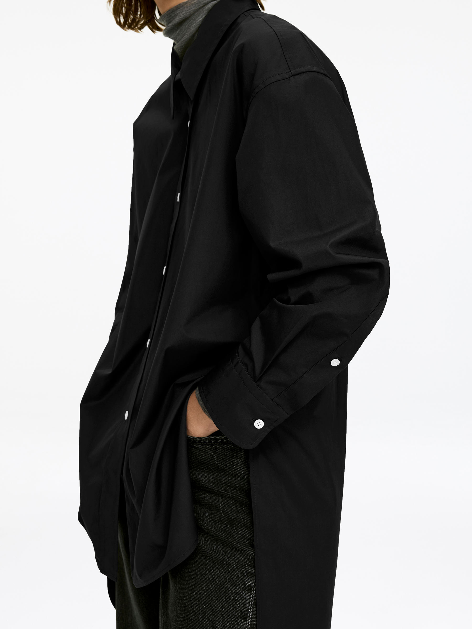 Elongated Shirt - Black - Loose fit - Women - StillMedia/Lookbook - 4