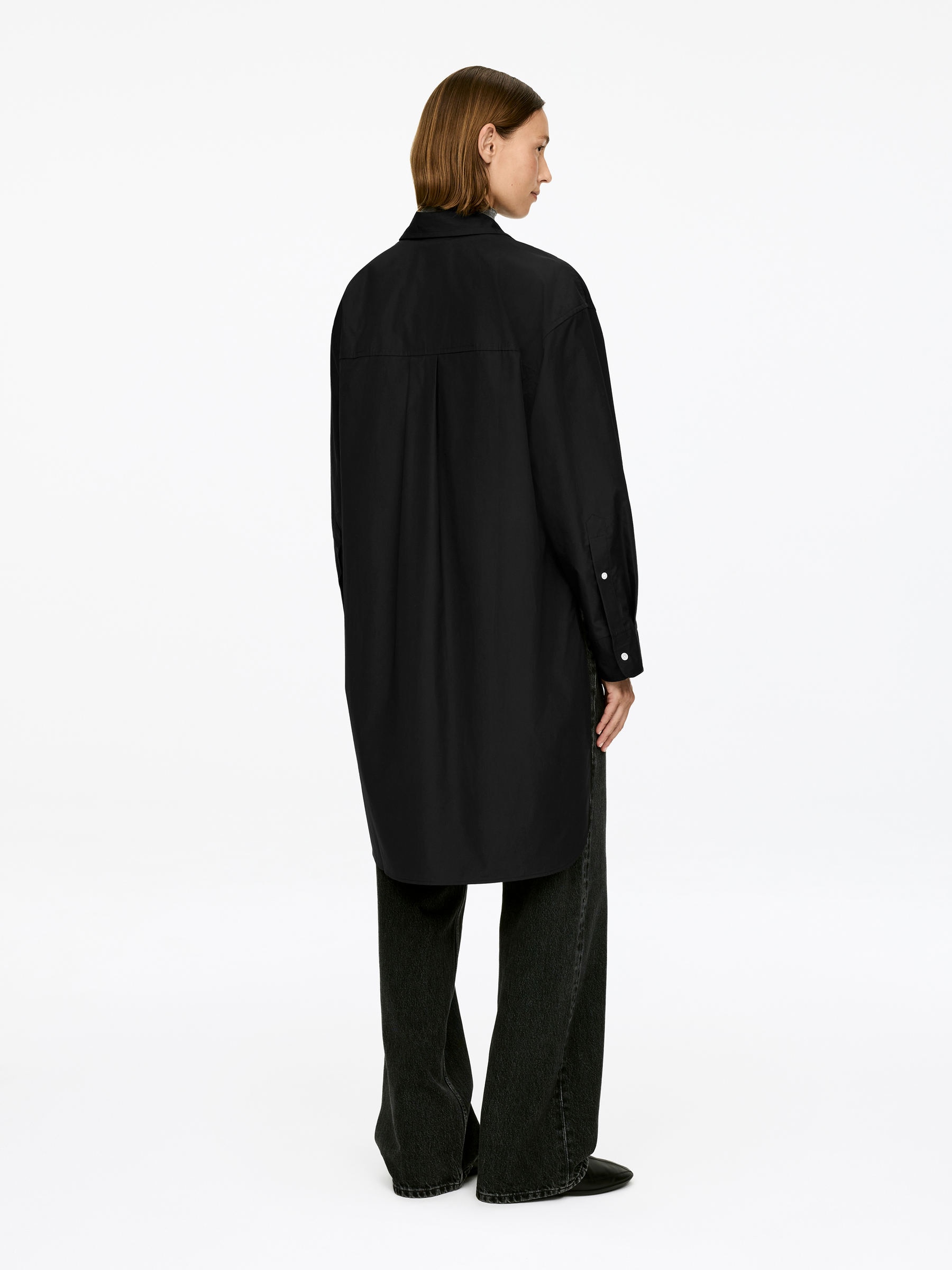 Elongated Shirt - Black - Loose fit - Women - StillMedia/Lookbook - 6