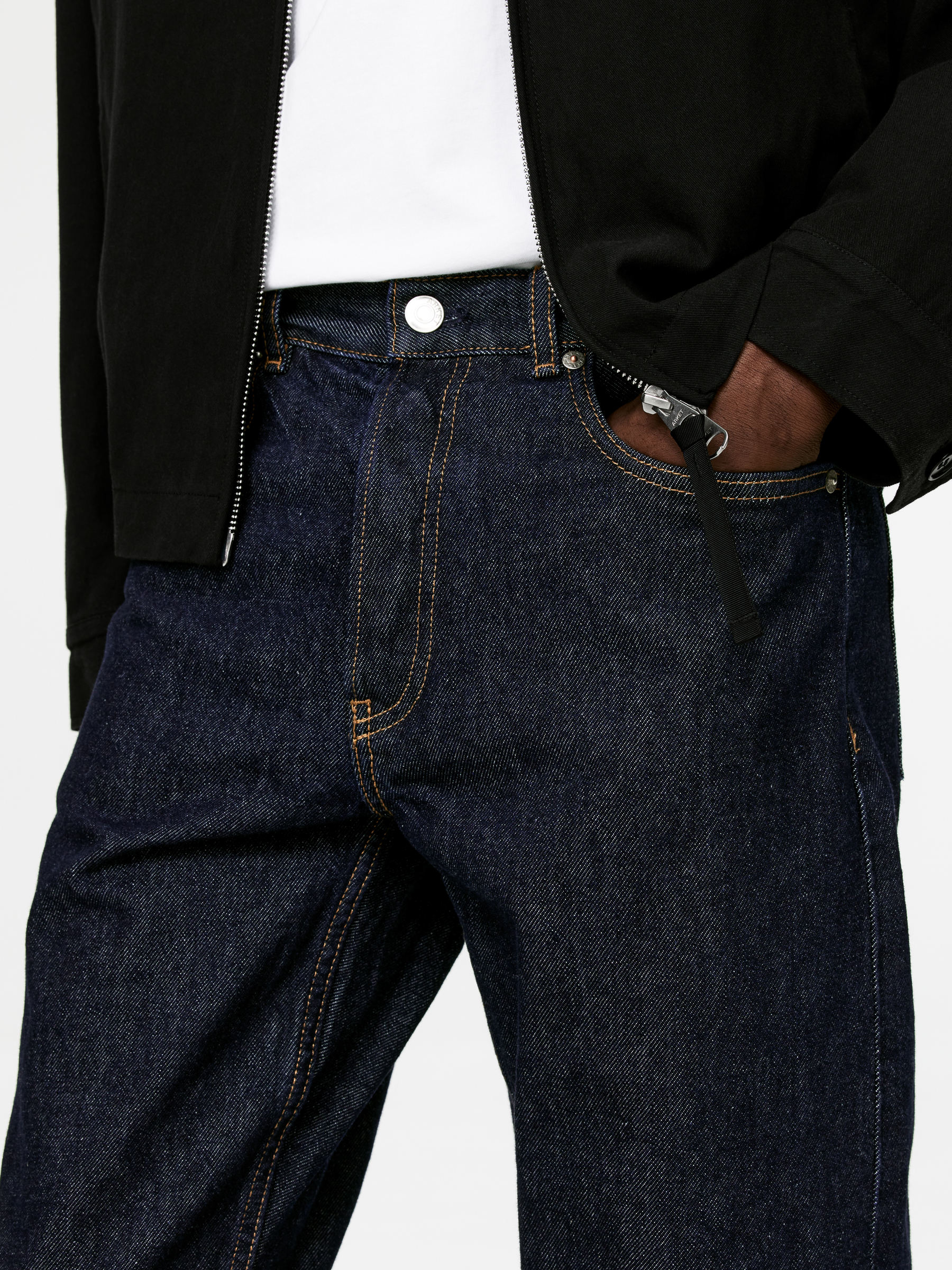 OCEAN Loose Straight Jeans - Dark Blue - Loose fit - Men - StillMedia/Lookbook - 12