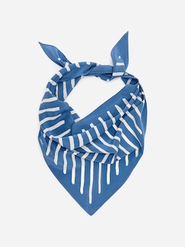Trekantig sidenscarf