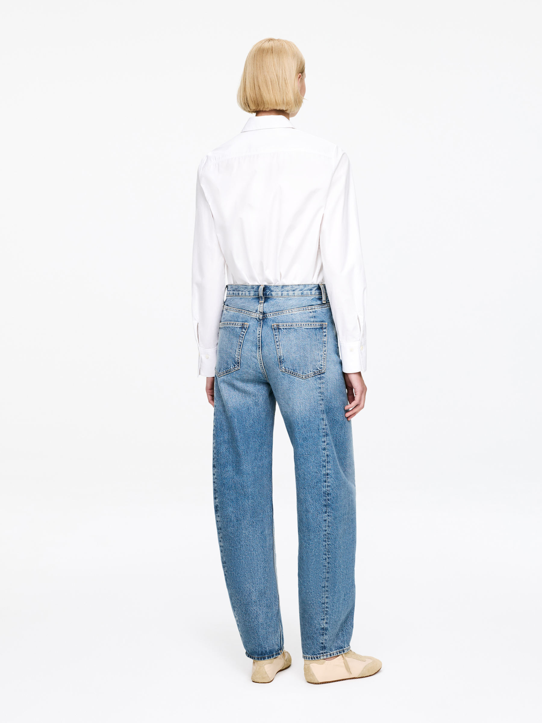 BLOOM Barrel Jeans - Mid Blue - Relaxed fit - Women - StillMedia/Lookbook - 4