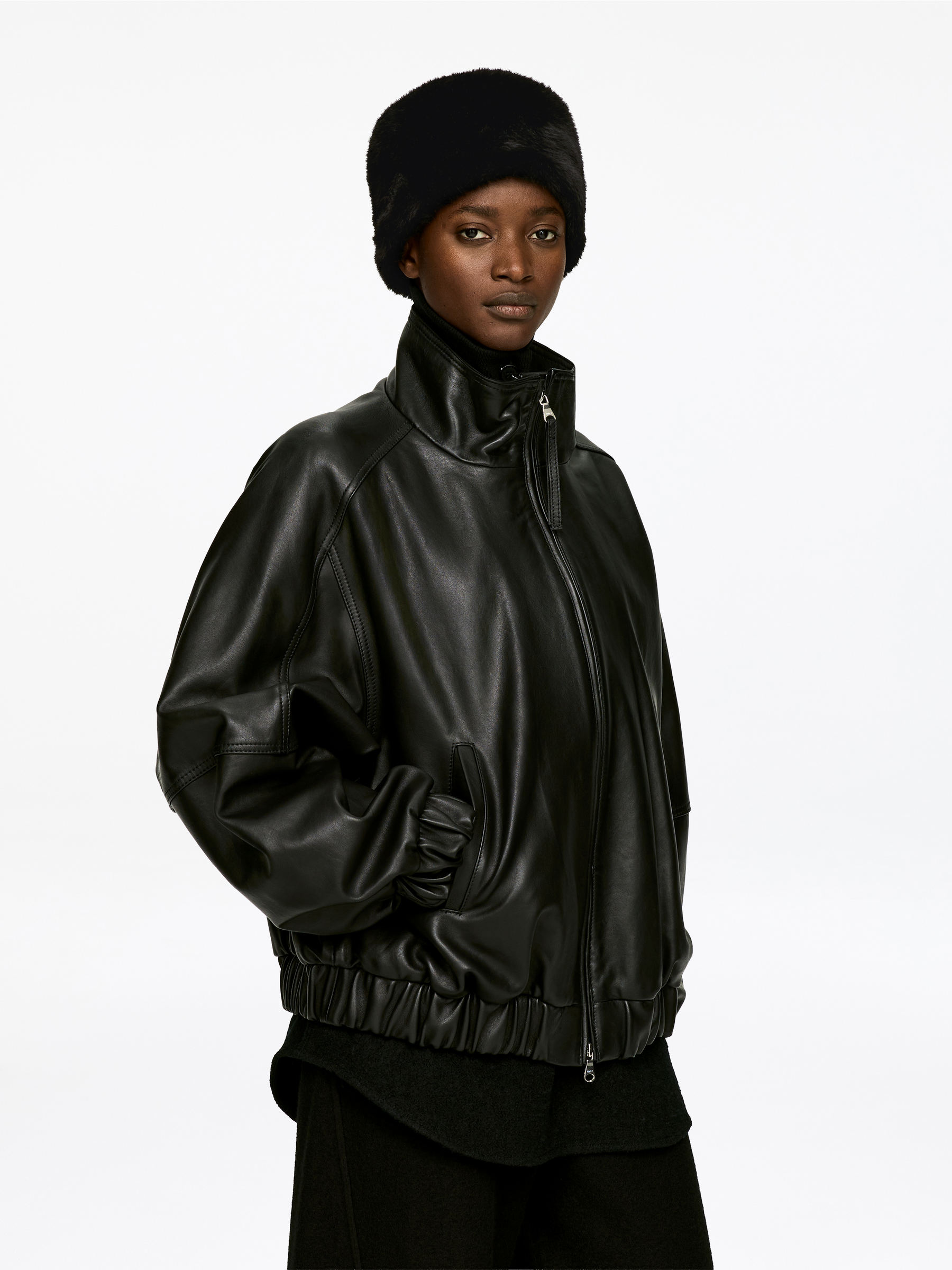 Faux Fur Hat - Black - Women - StillMedia/Lookbook - 6