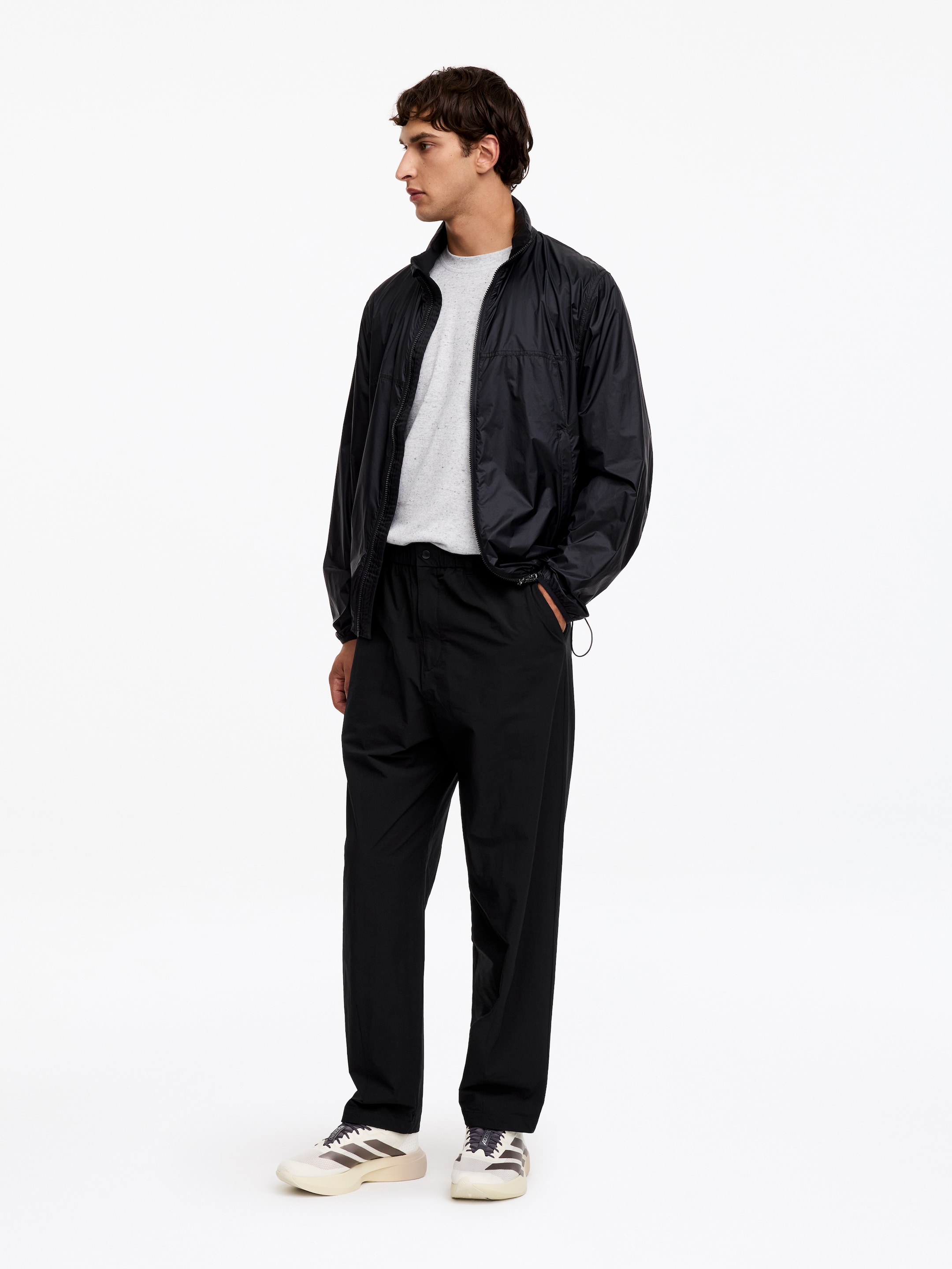 ARKET ACTIVE Hybrid Trousers - Black - Regular fit - Men - StillMedia/Lookbook - 2