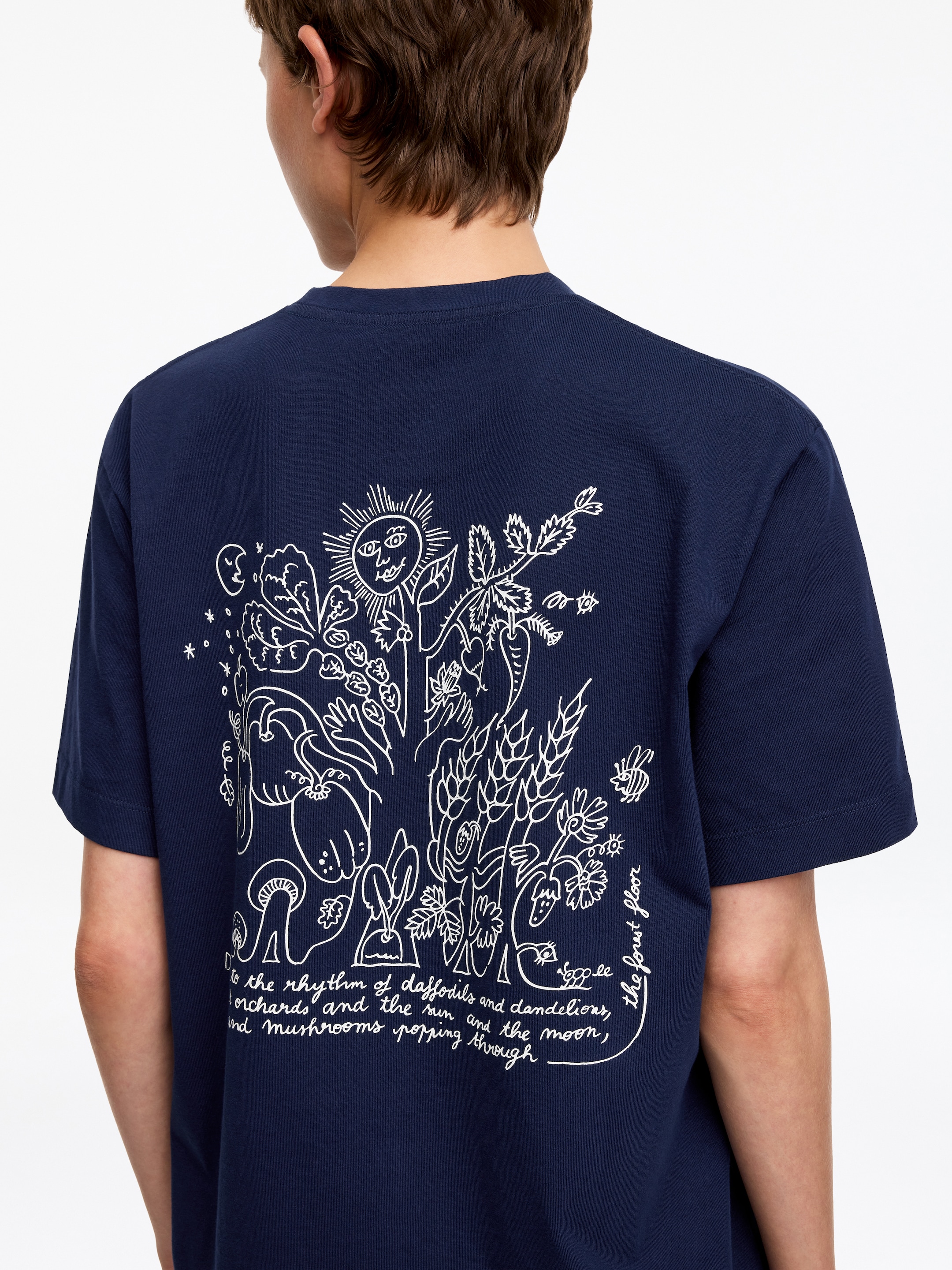 Camiseta con estampado ARKET CAFÉ - Azul oscuro - Corte holgado - Café - StillMedia/Lookbook - 9