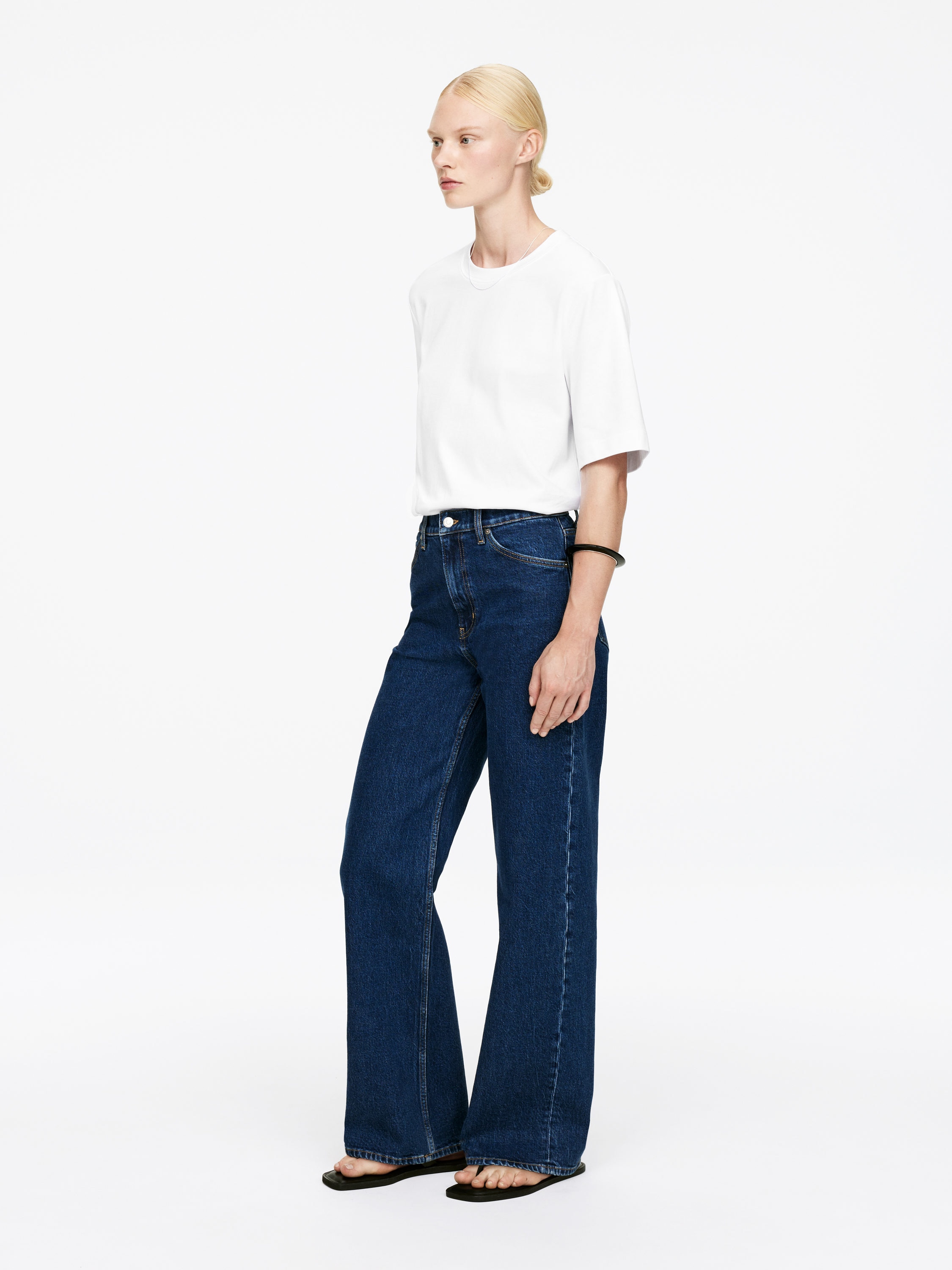 ALBA Boxy T-Shirt - White - Loose fit - Women - StillMedia/Lookbook - 7