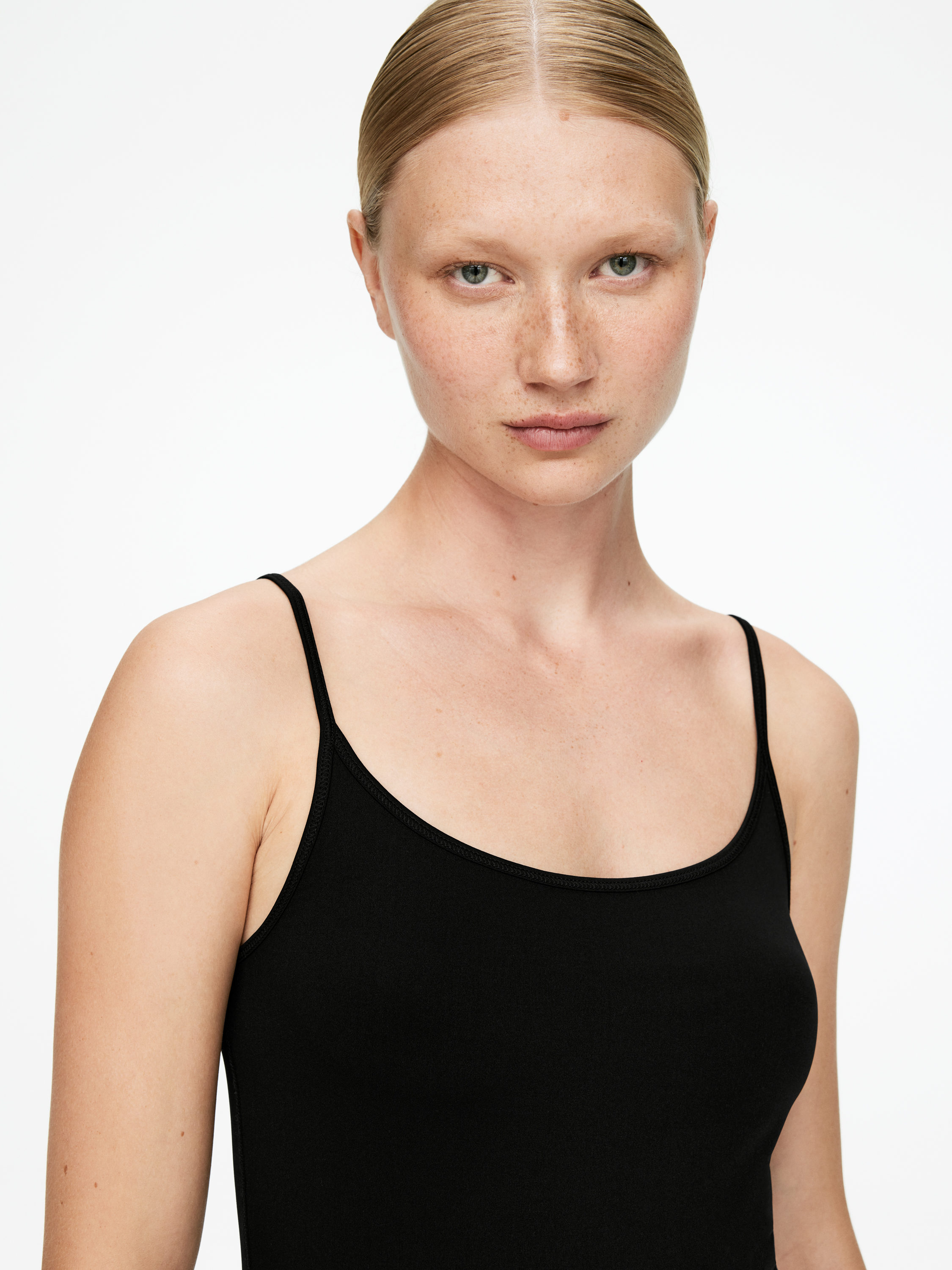 Stretch Tank Top - Black - Slim fit - Women - StillMedia/Lookbook - 3