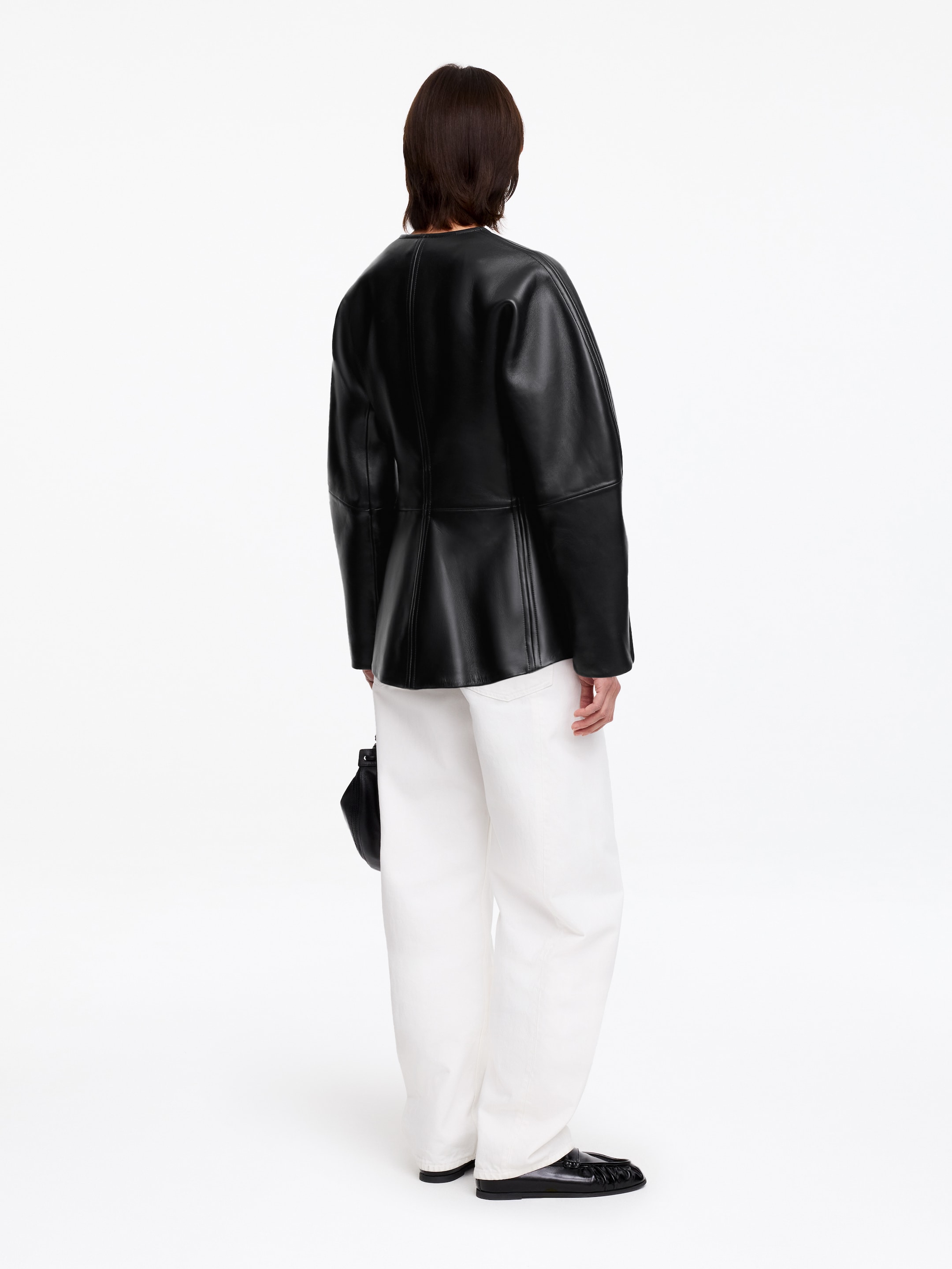 Chaqueta de piel escultórica - Negro - Corte ajustado - Women - StillMedia/Lookbook - 5