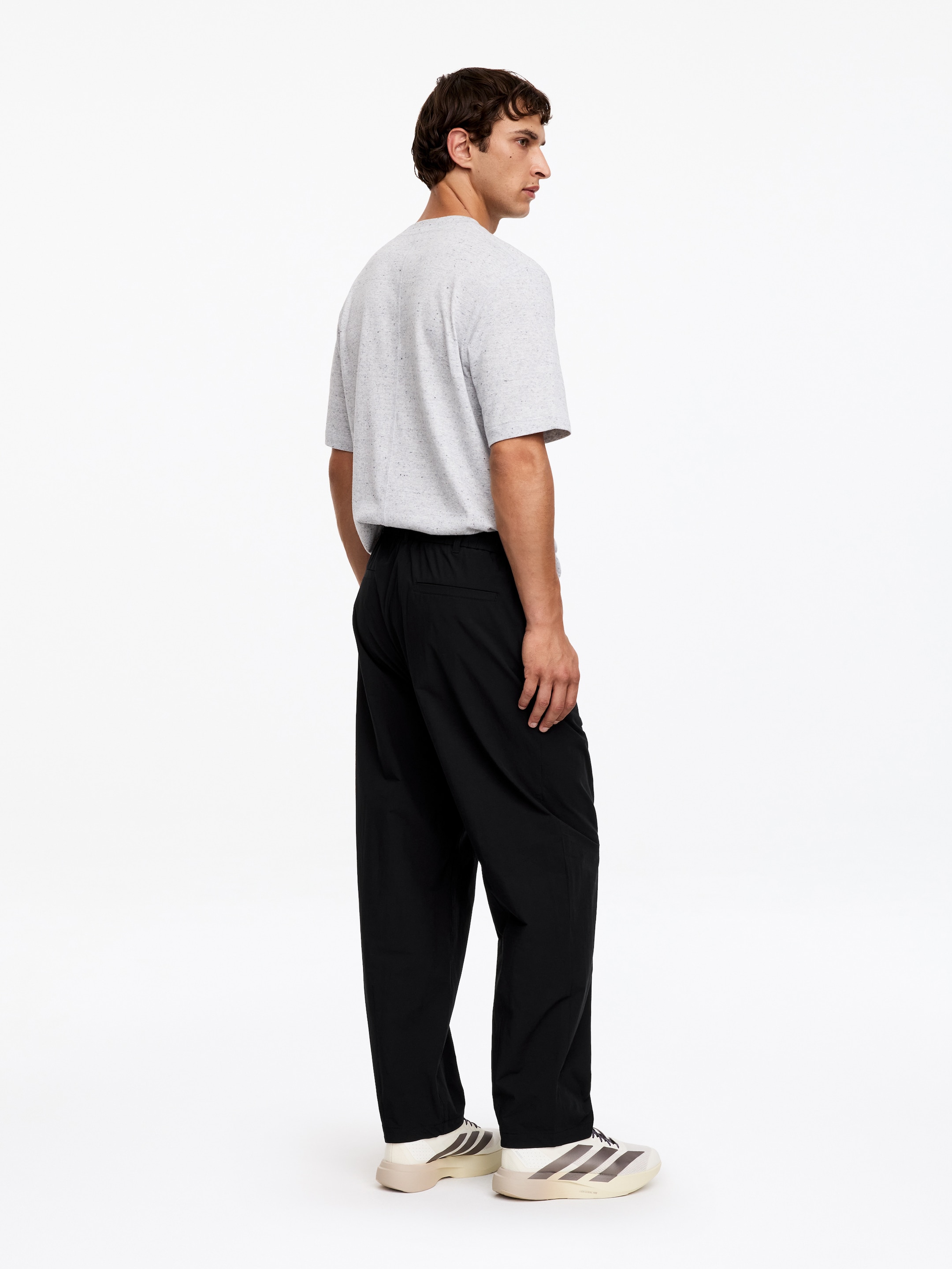ARKET ACTIVE Hybrid Trousers - Black - Regular fit - Men - StillMedia/Lookbook - 3