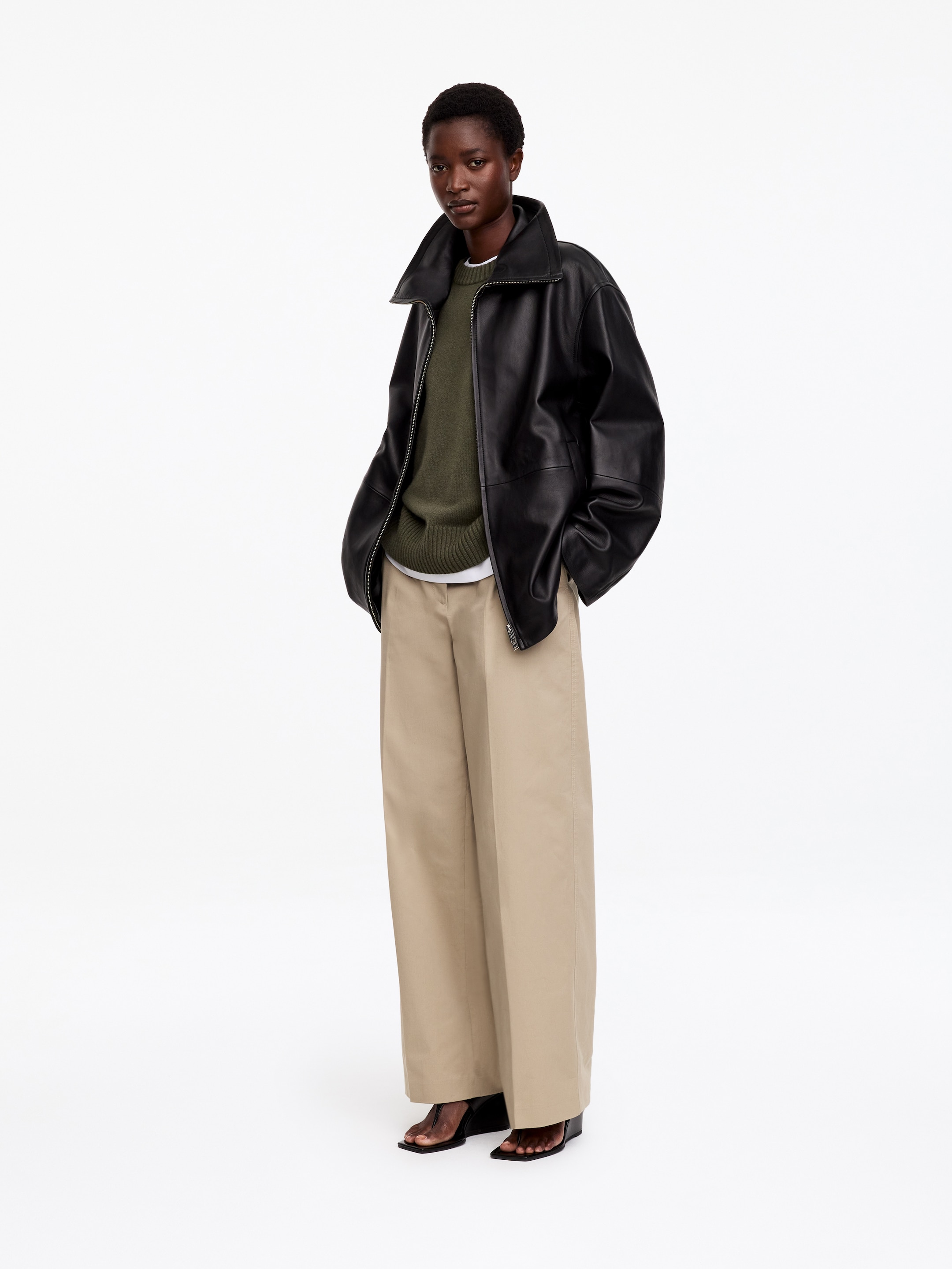 Oversized Pure Cashmere Jumper​ - Khaki Green - Relaxed fit - women - StillMedia/Lookbook - 3
