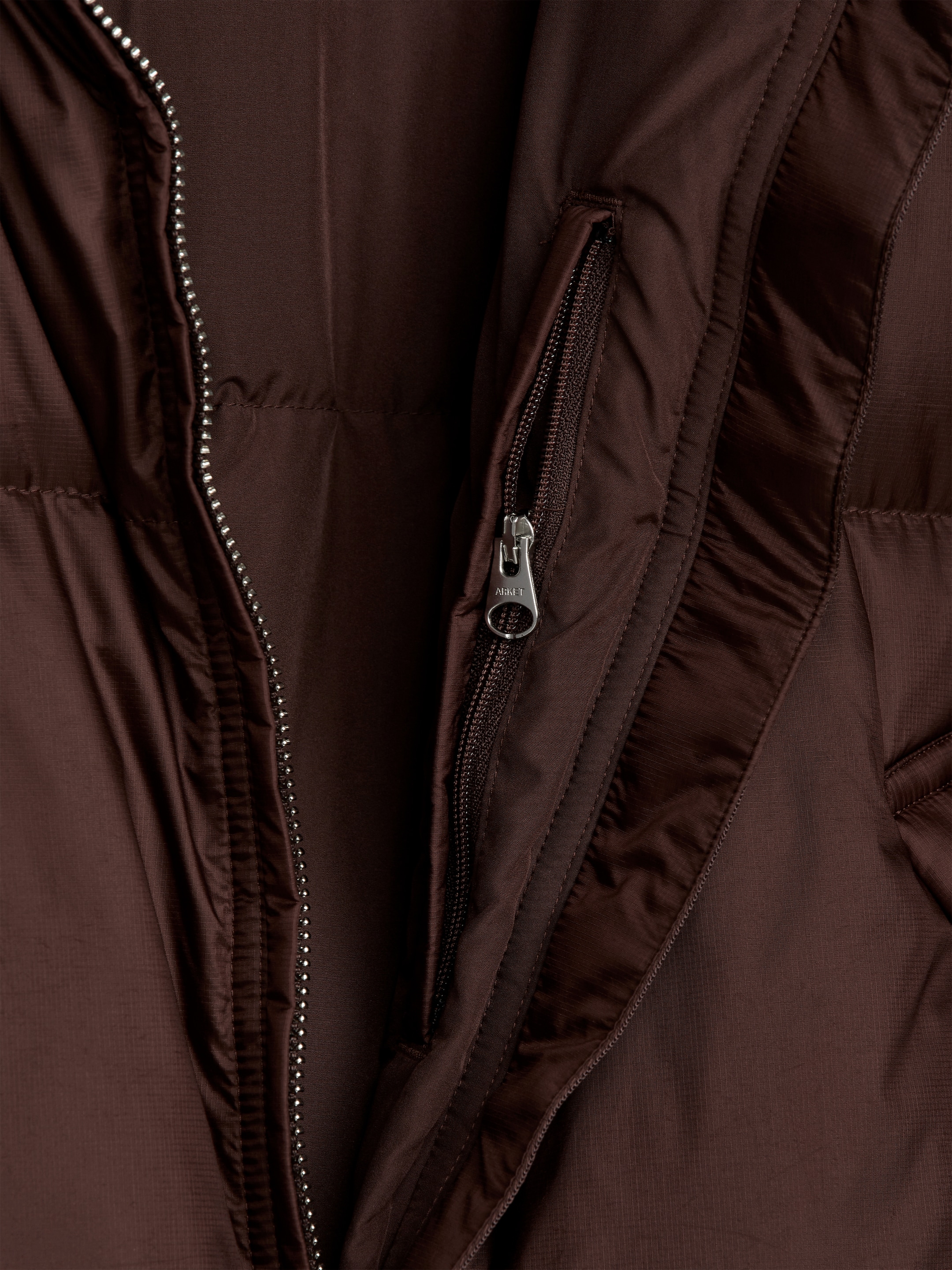 Agrandir l'image: Veste décontractée Upcycled Down - Bordeaux foncé - FEMME | H&M CH 3