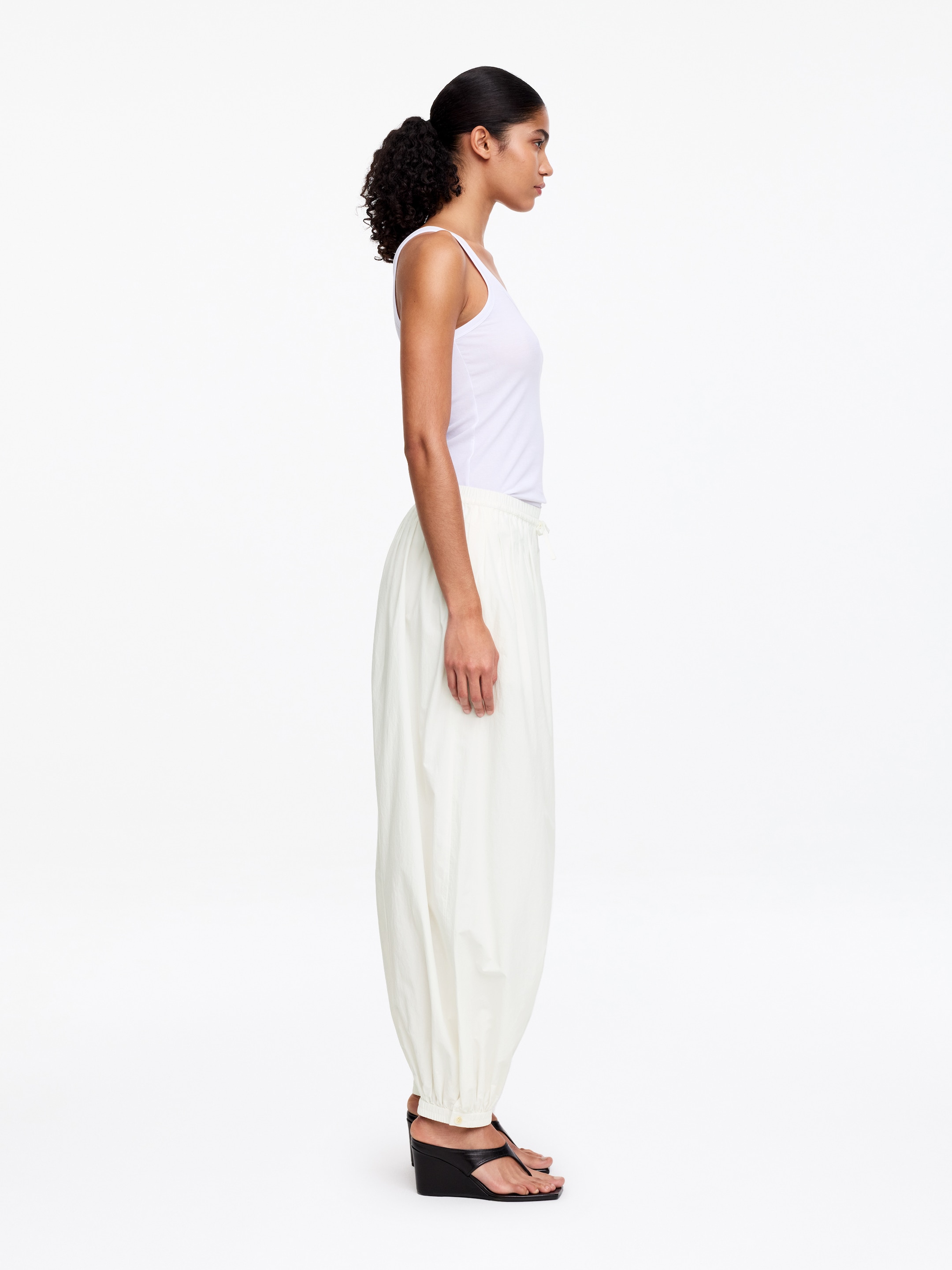 Balloon Cotton Trousers - White - Loose fit - Women - StillMedia/Lookbook - 10