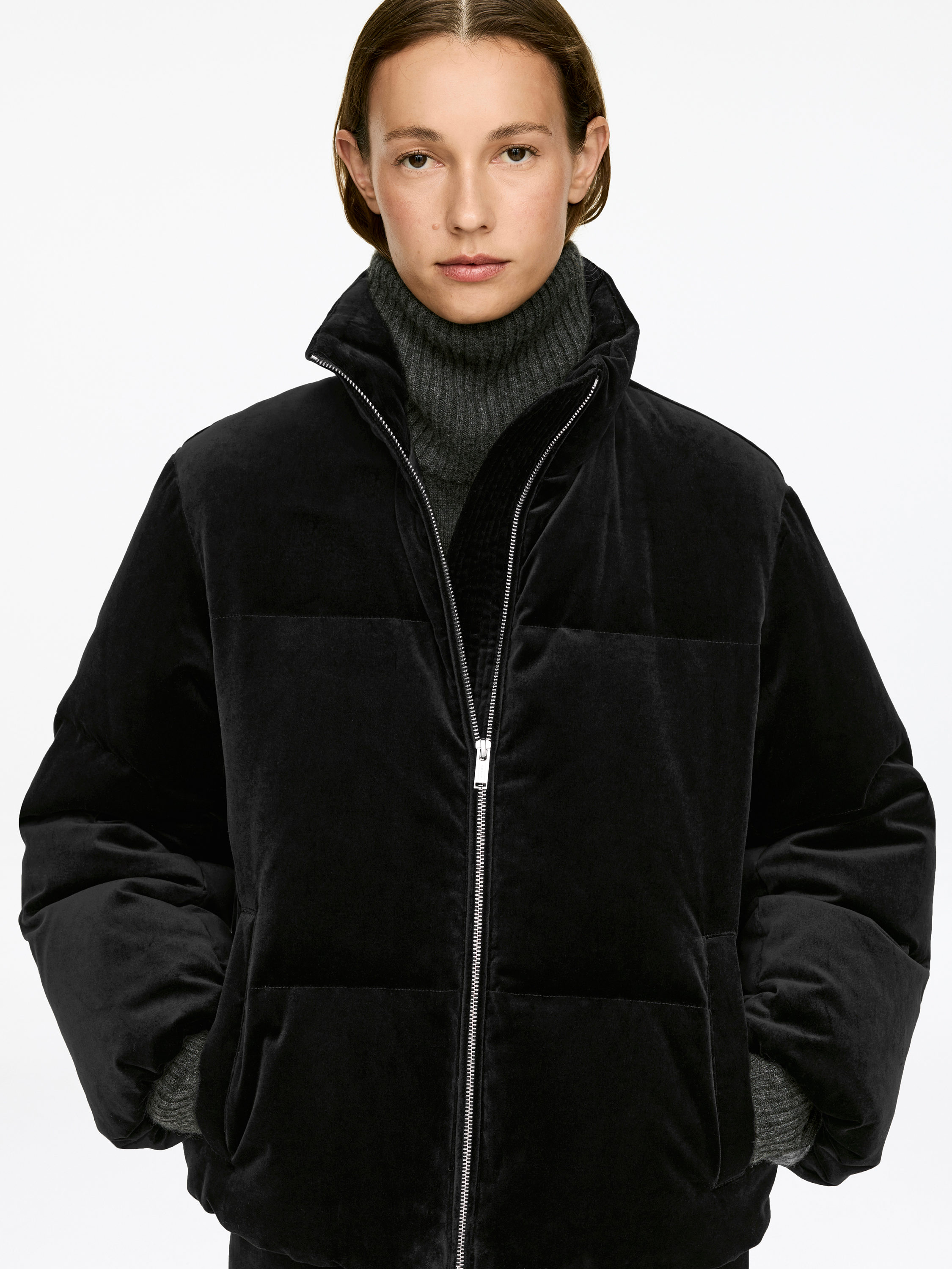 Velvet Puffer Jacket - Black - Regular fit - Women - StillMedia/Lookbook - 4