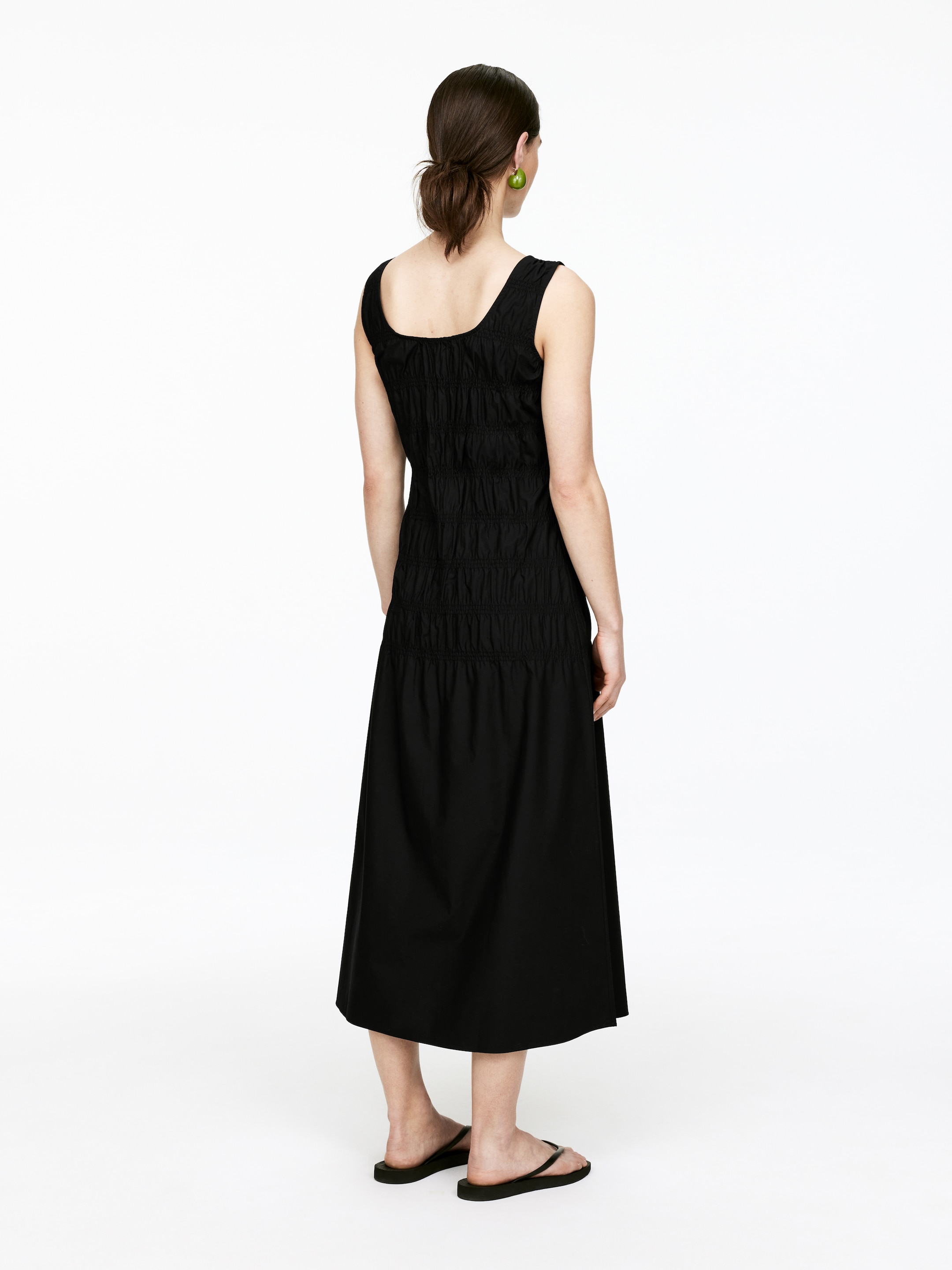 Grotere afbeelding bekijken: Jurk met smokwerk - Black - DAMES | H&M BE 4