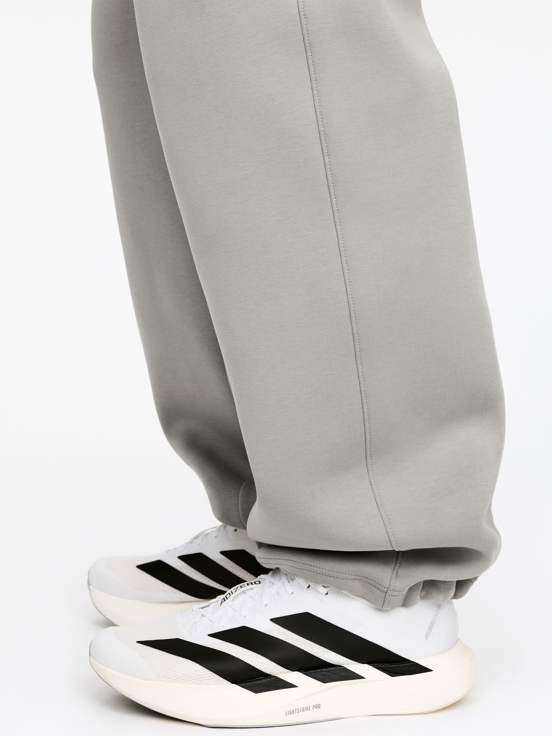 Proste spodnie dresowe - Szary - Luźny fason - Men - StillMedia/Lookbook - 3