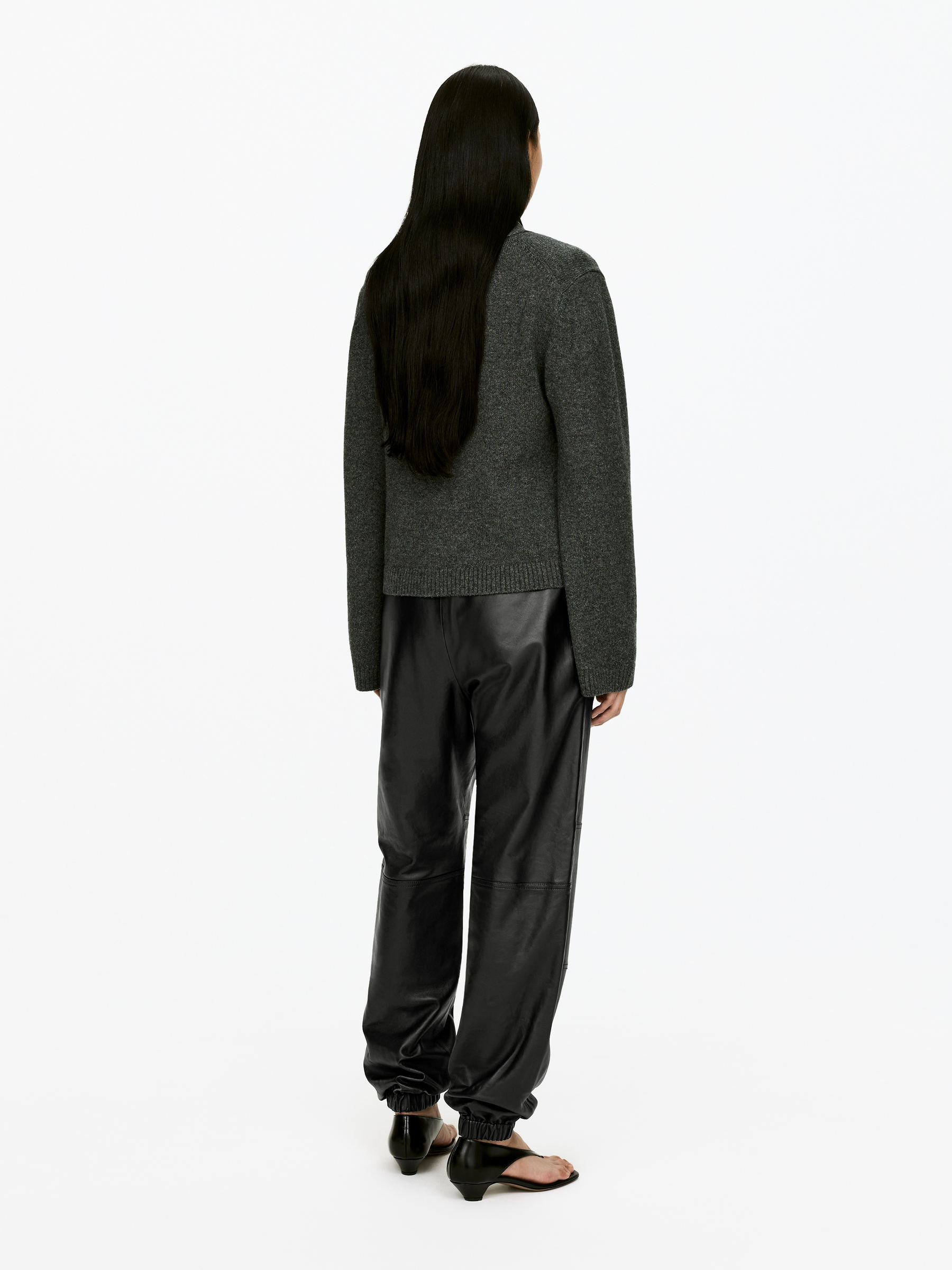 Barrel-Leg Leather Trousers - Black - Relaxed fit - Women - StillMedia/Lookbook - 4