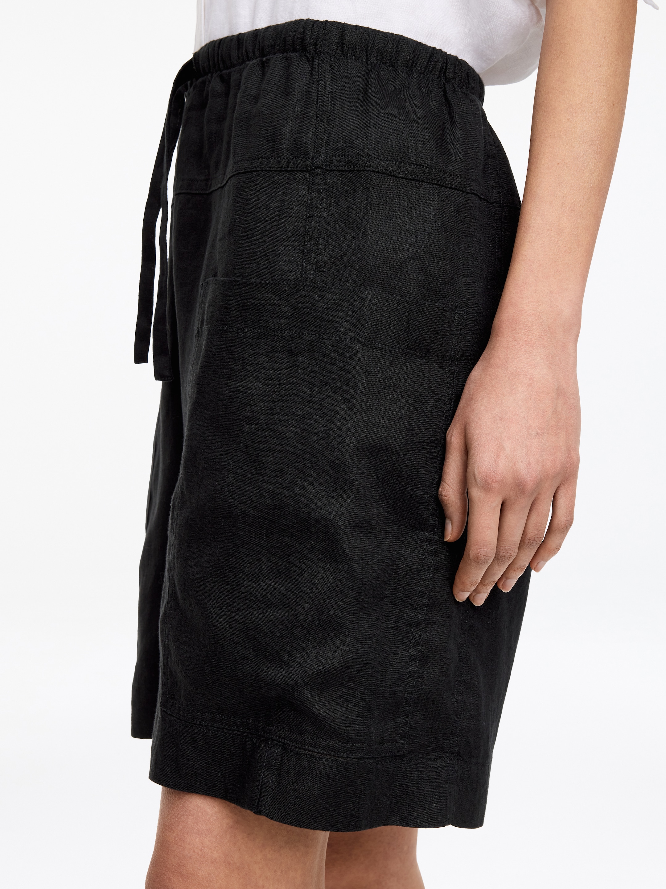 Pantalones cortos de lino - Negro - Corte holgado - Women - StillMedia/Lookbook - 4