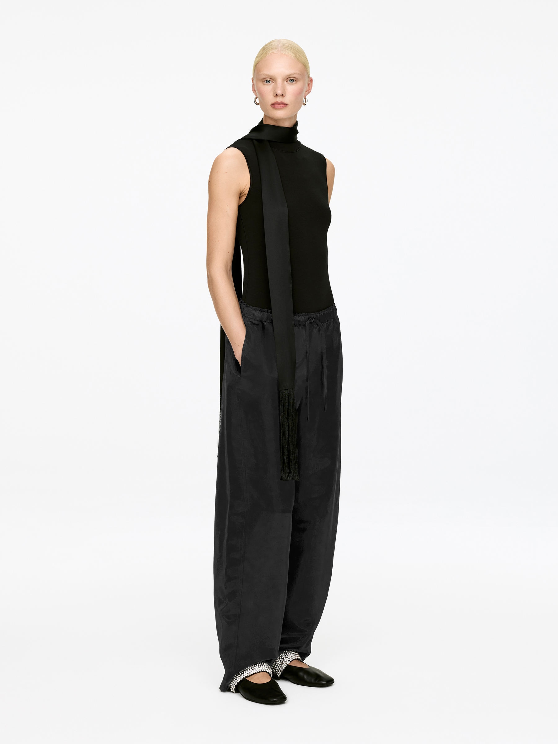 Drawstring Satin Trousers - Black - Relaxed fit - Women - StillMedia/Lookbook - 5