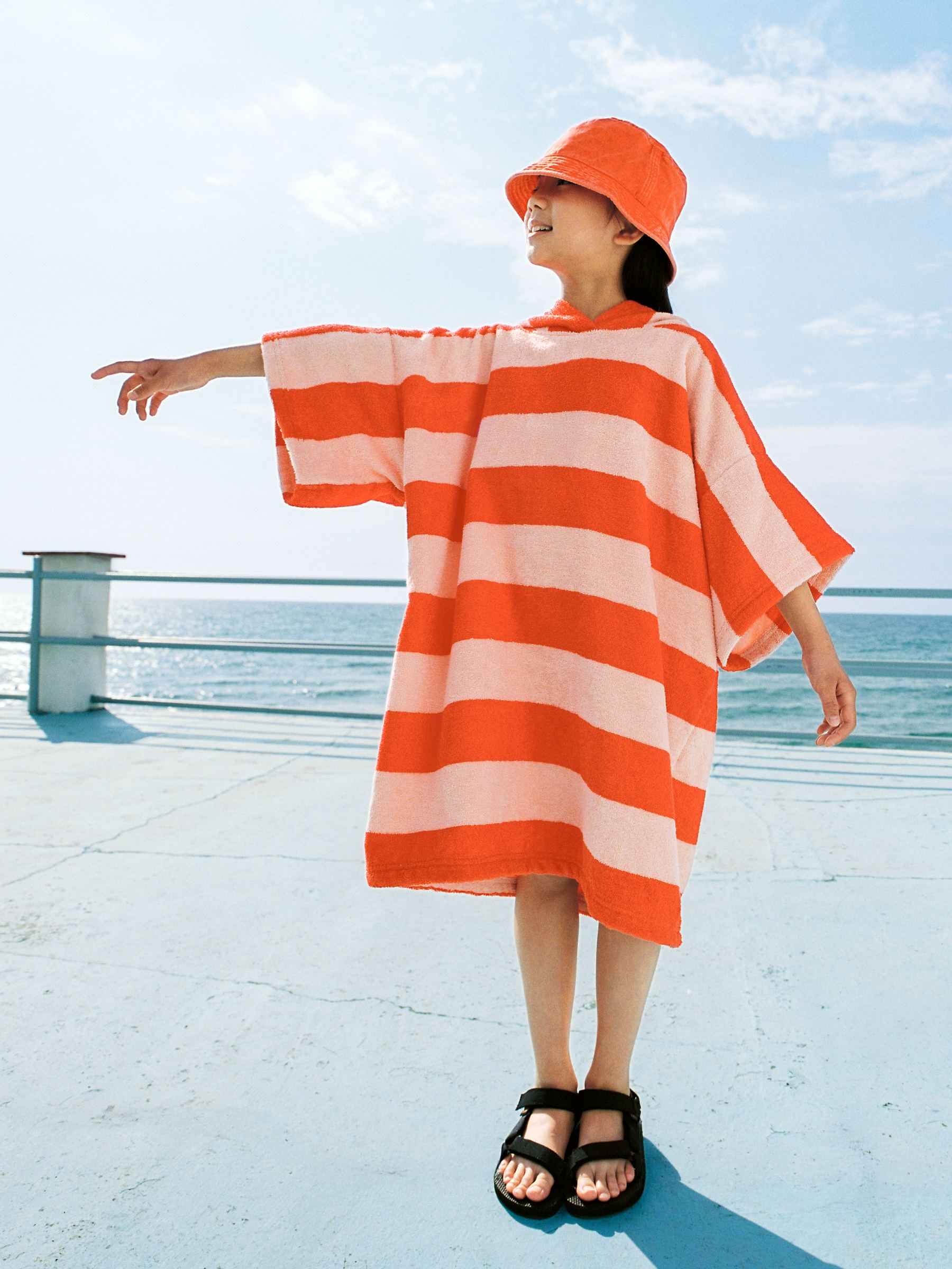 Washed Bucket Hat - Red - Children - StillMedia/Environmental - 1