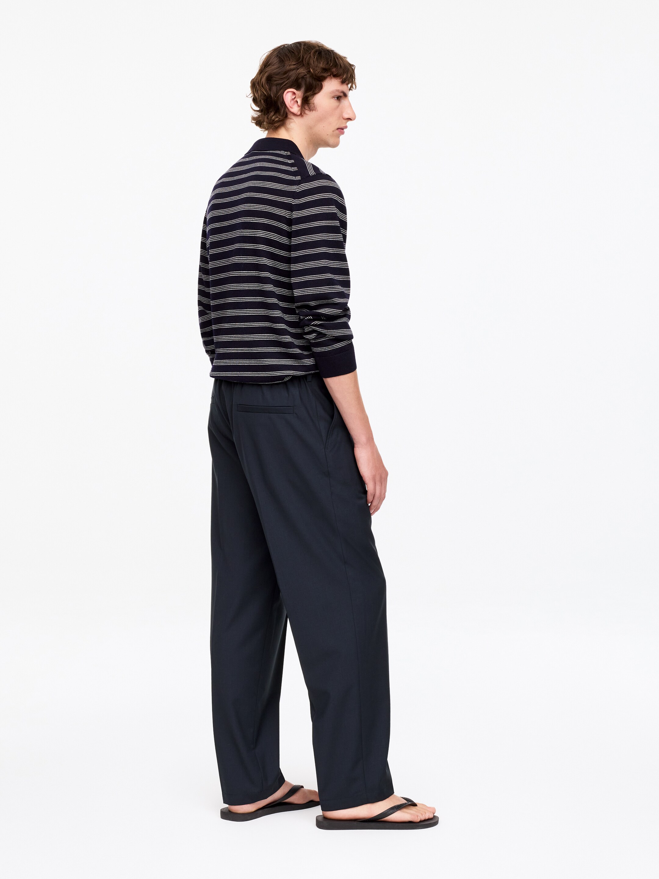 Relaxed Lightweight Wool Trousers - Dark Blue - Relaxed fit - Men - StillMedia/Lookbook - 2