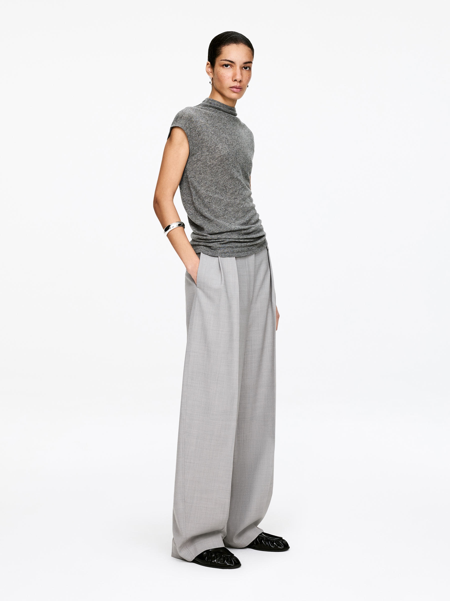 Pure Cashmere Draped Top - Grey - Regular fit - Women - StillMedia/Lookbook - 4