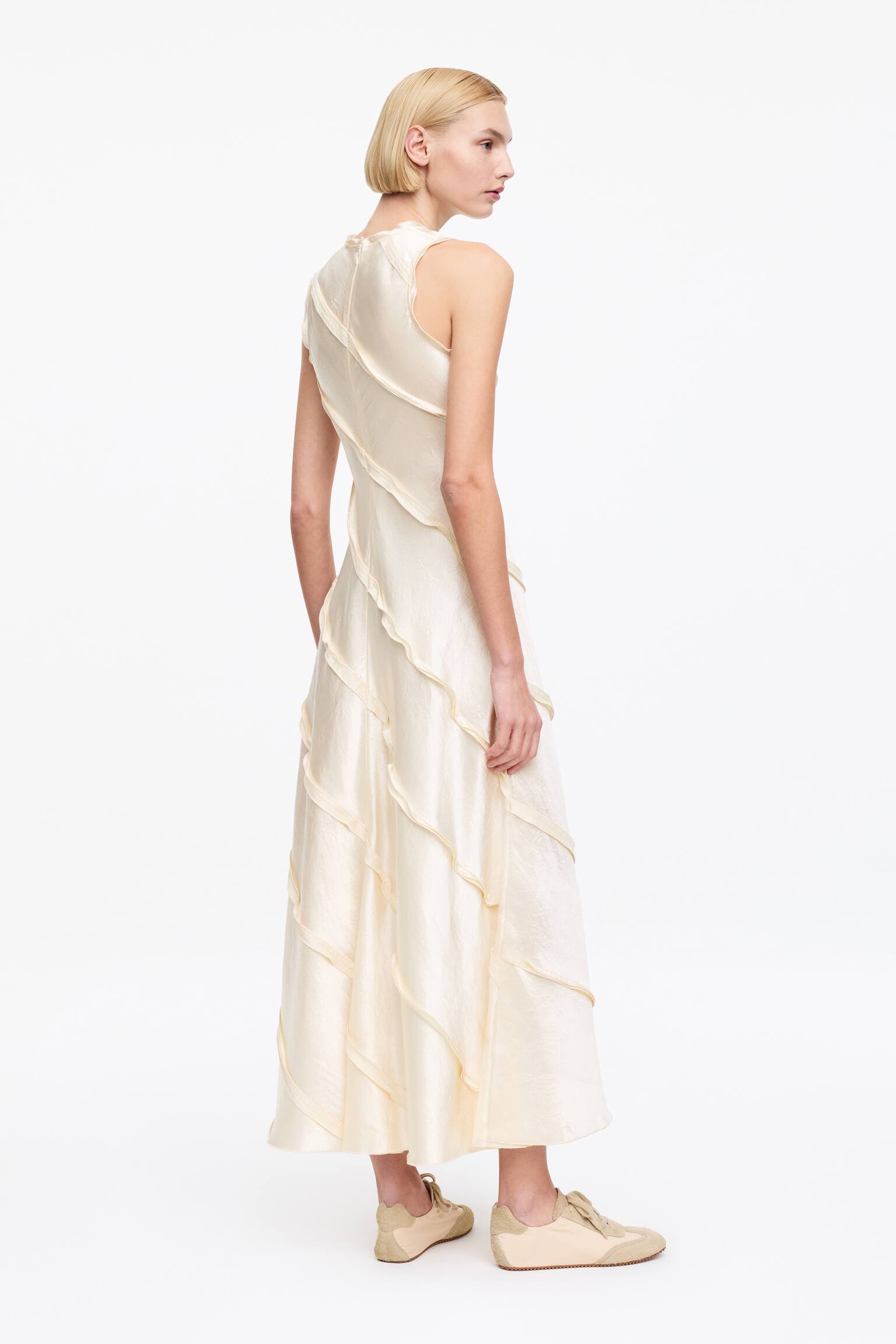 Volangkjole i sateng - Offwhite/Dark Blue - 7